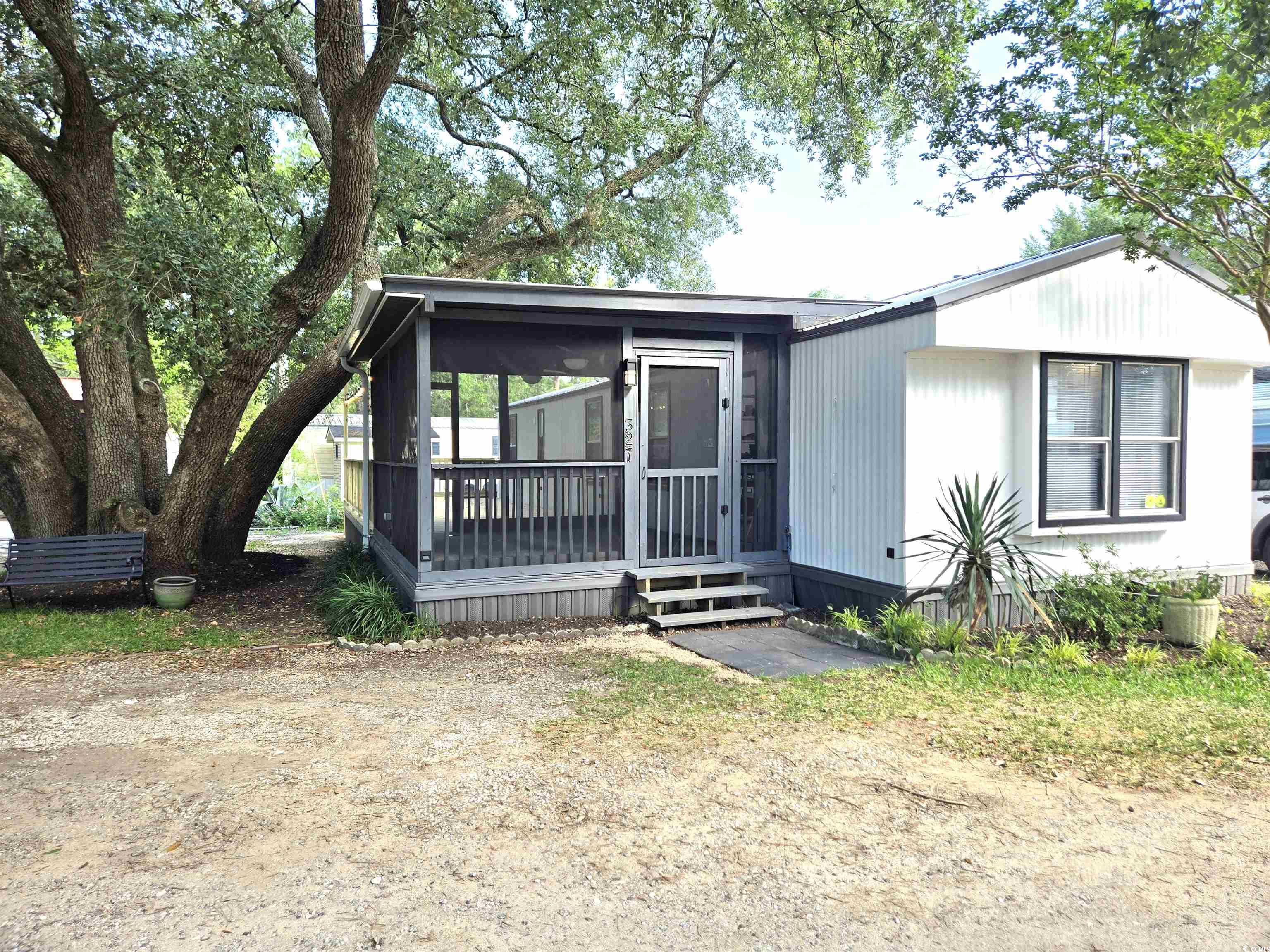 327 Ross Ln. Property Photo 1
