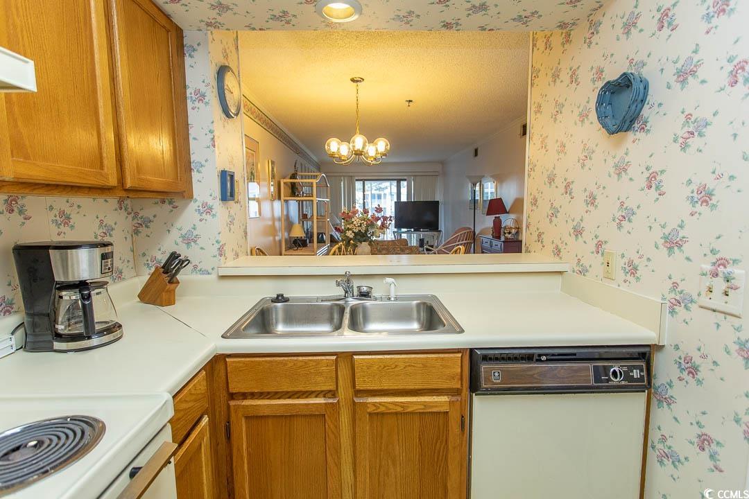 305 N Hillside Dr. Property Photo 8