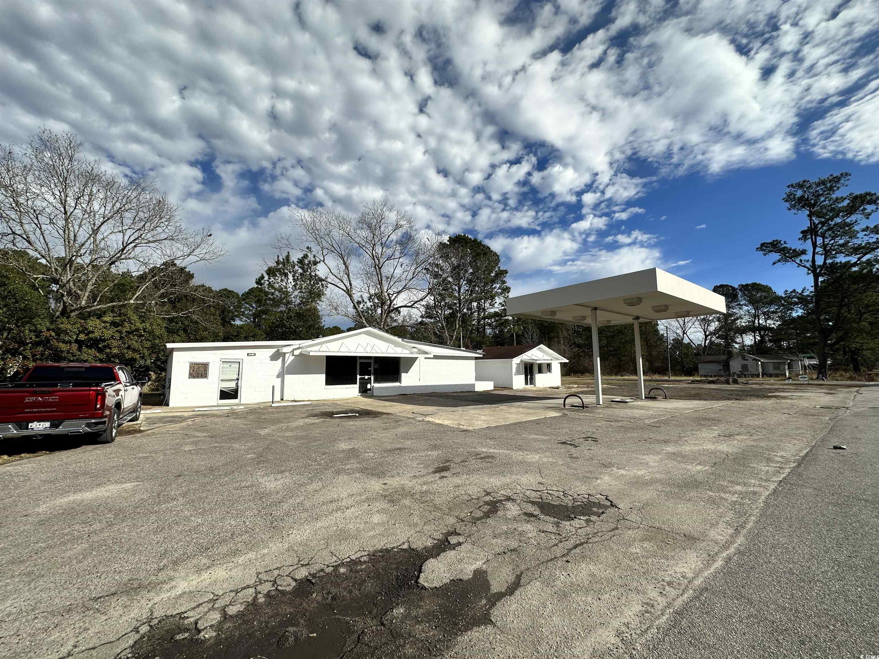 9821 Highway 905 Property Photo 1