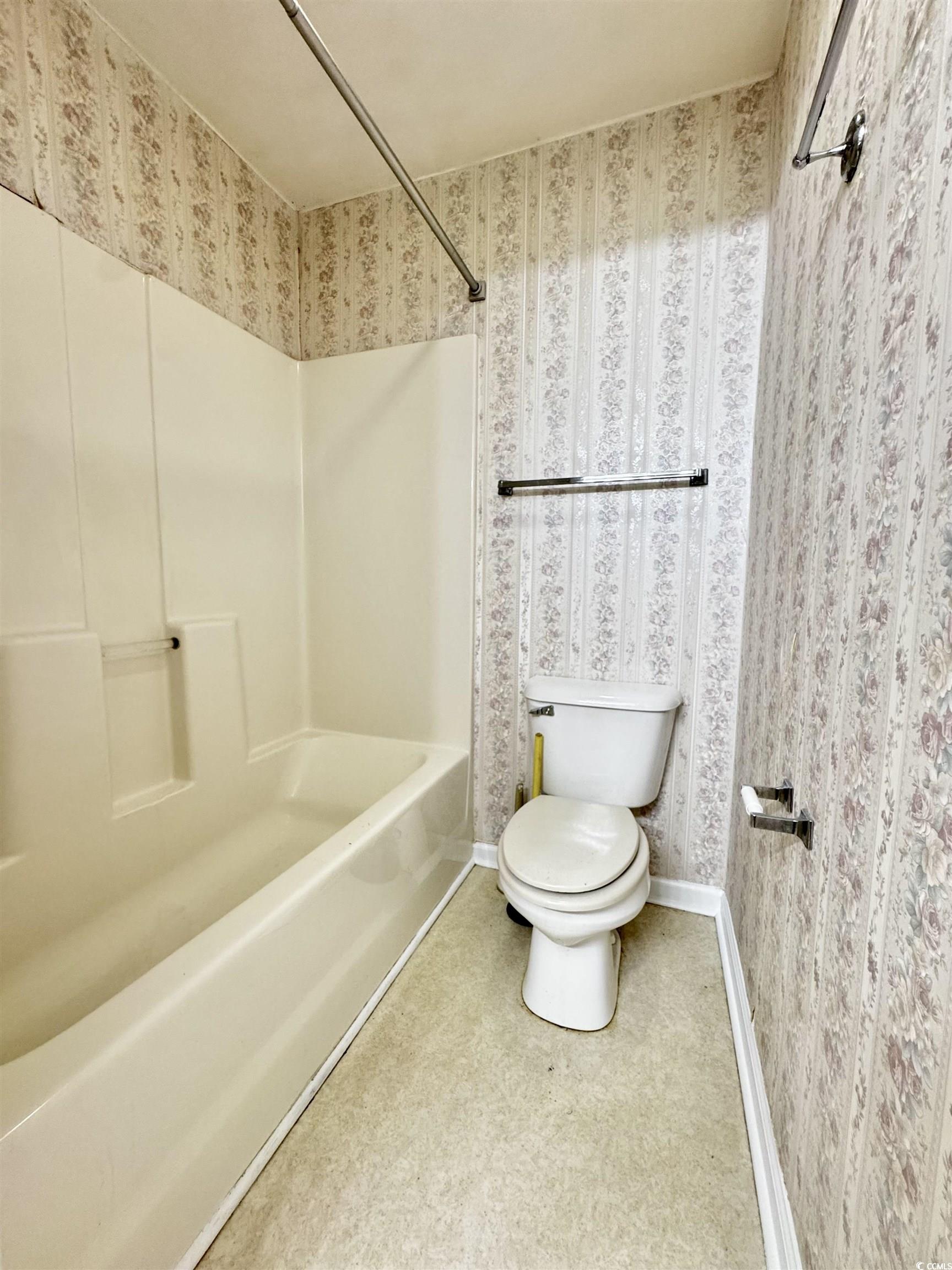 665 Tupelo Ln. Property Photo 14