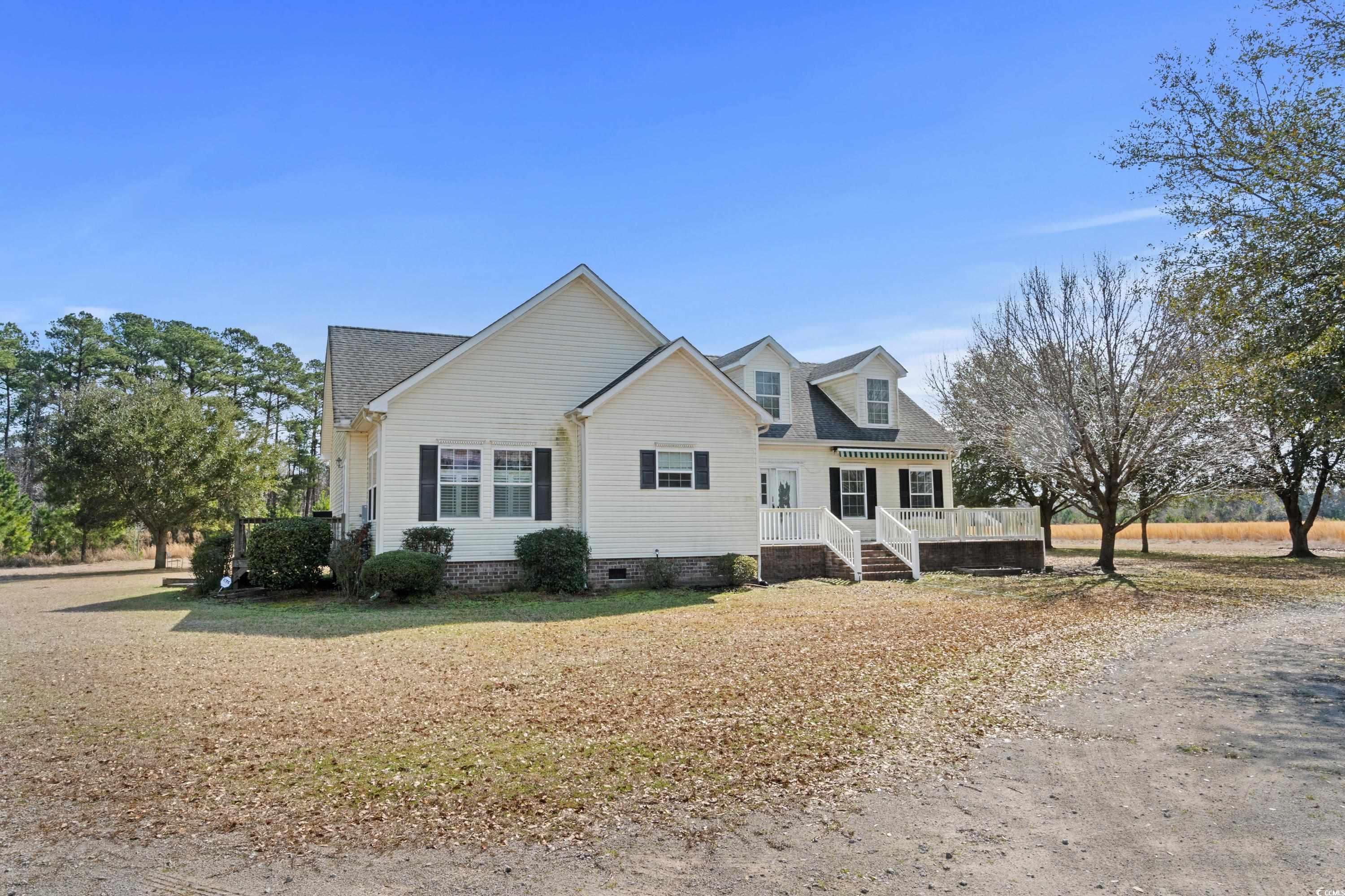 589 Loop Circle Property Photo 7