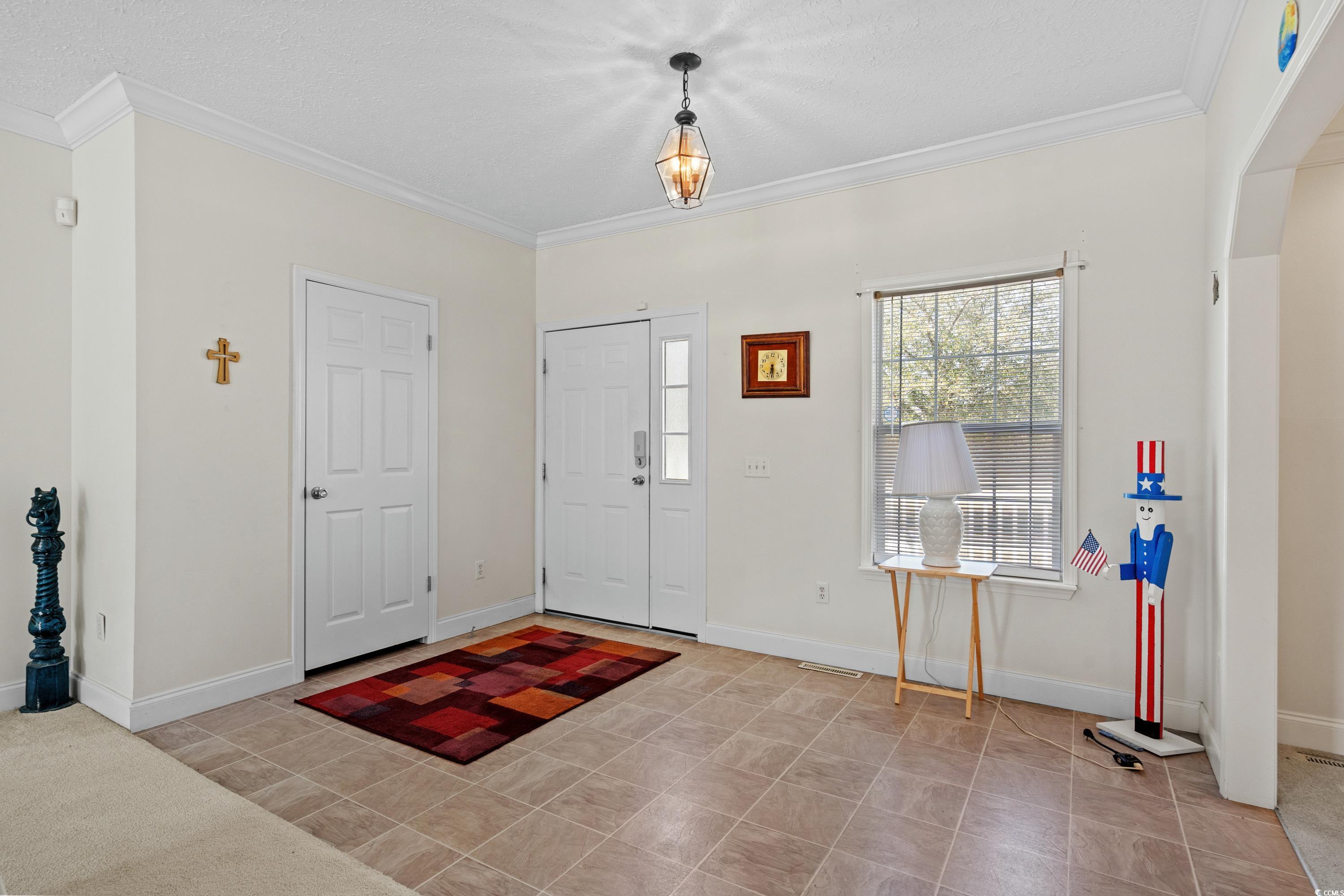 589 Loop Circle Property Photo 11