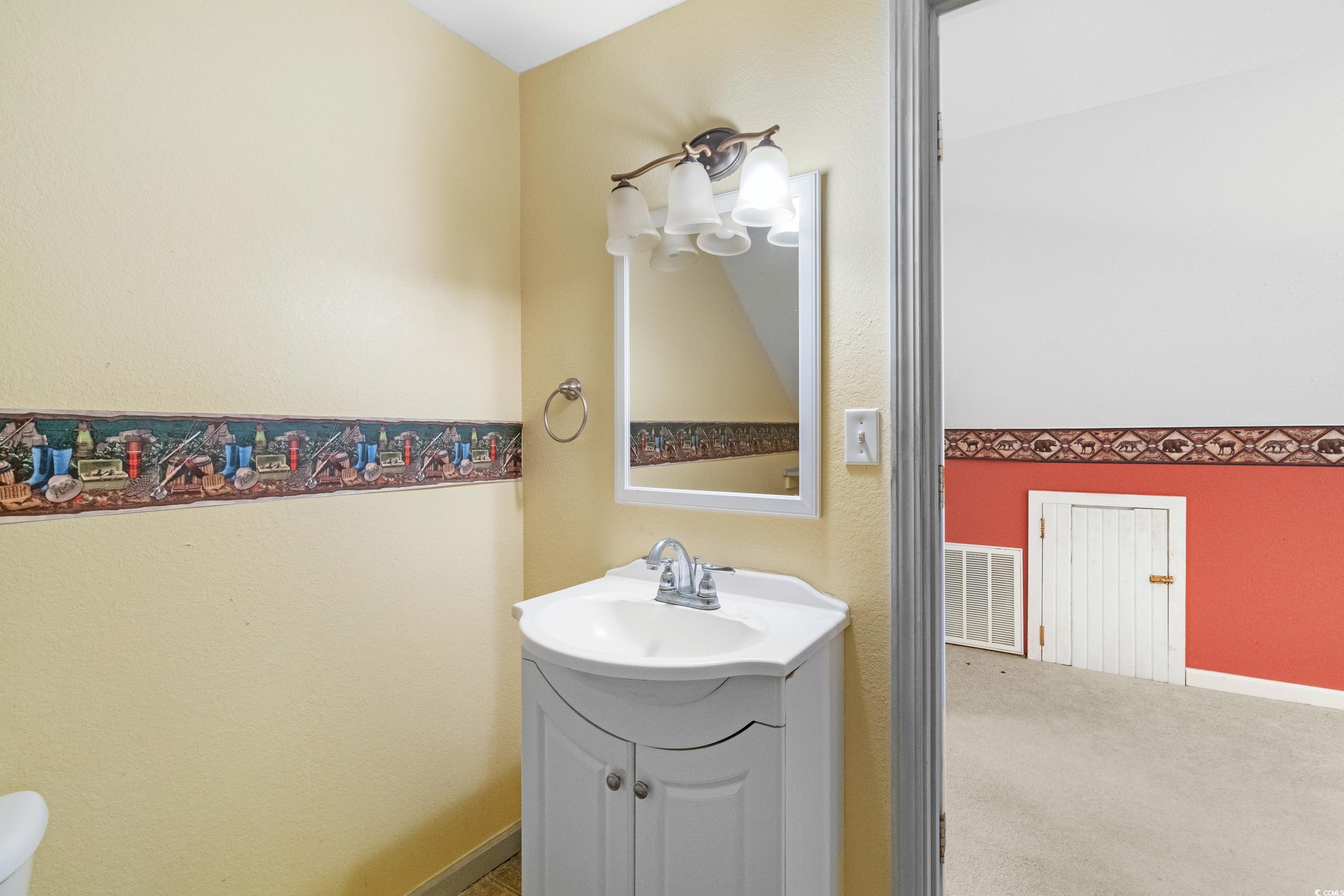 589 Loop Circle Property Photo 29
