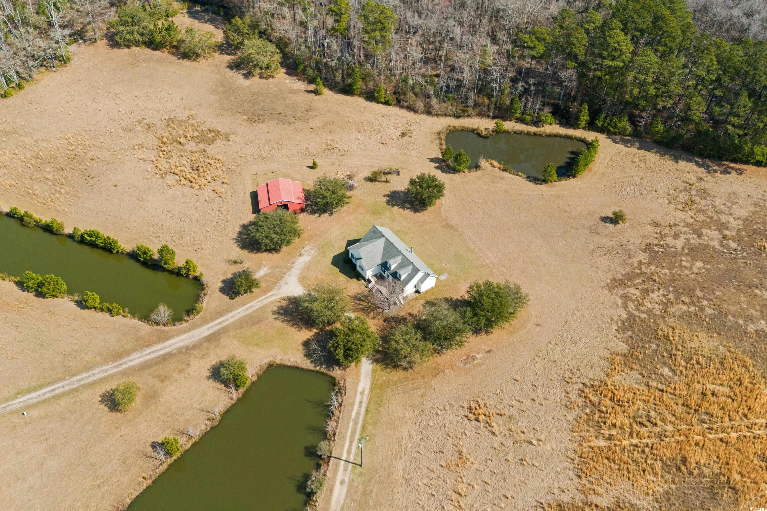 589 Loop Circle Property Photo 4