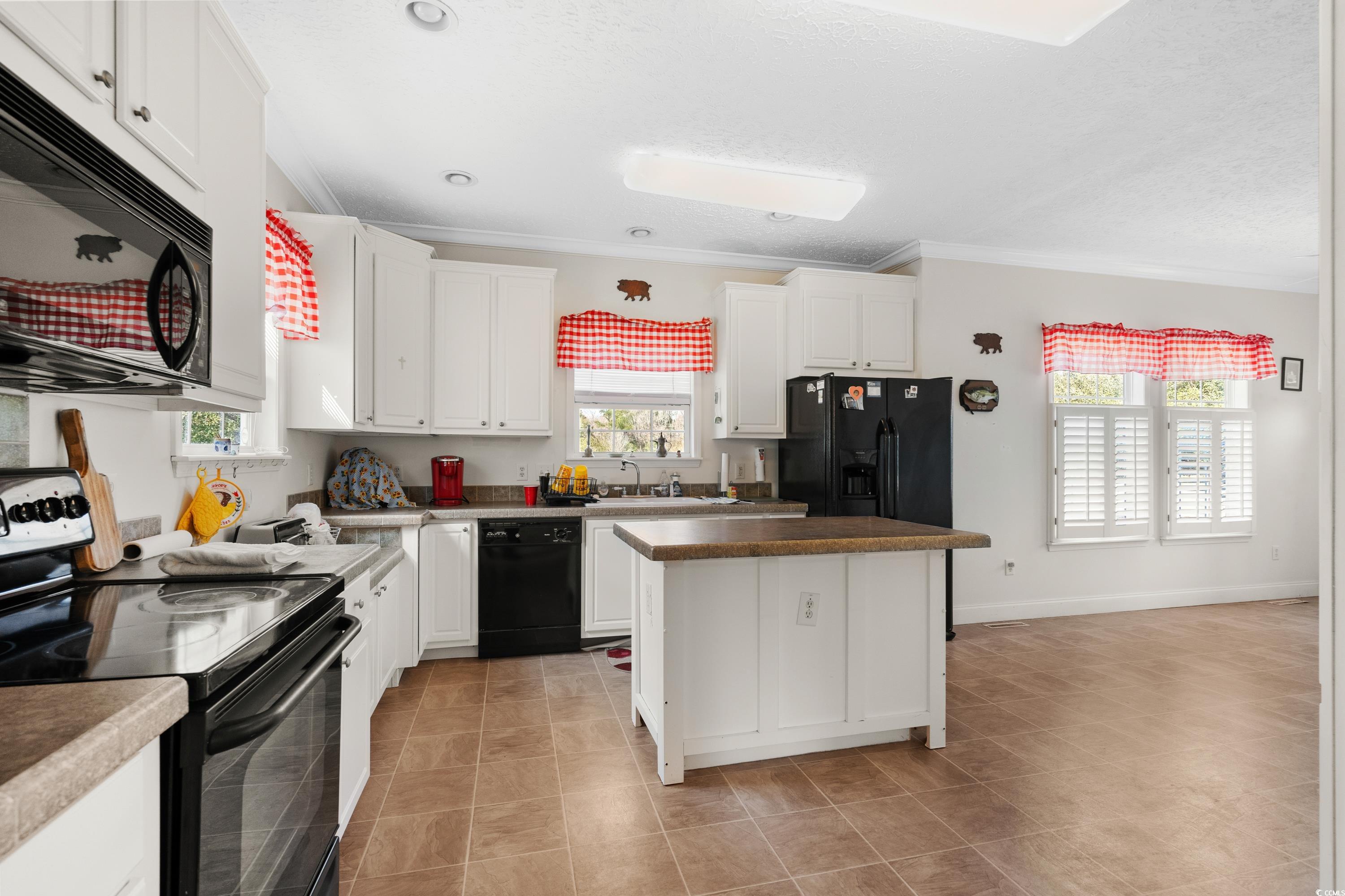 589 Loop Circle Property Photo 16