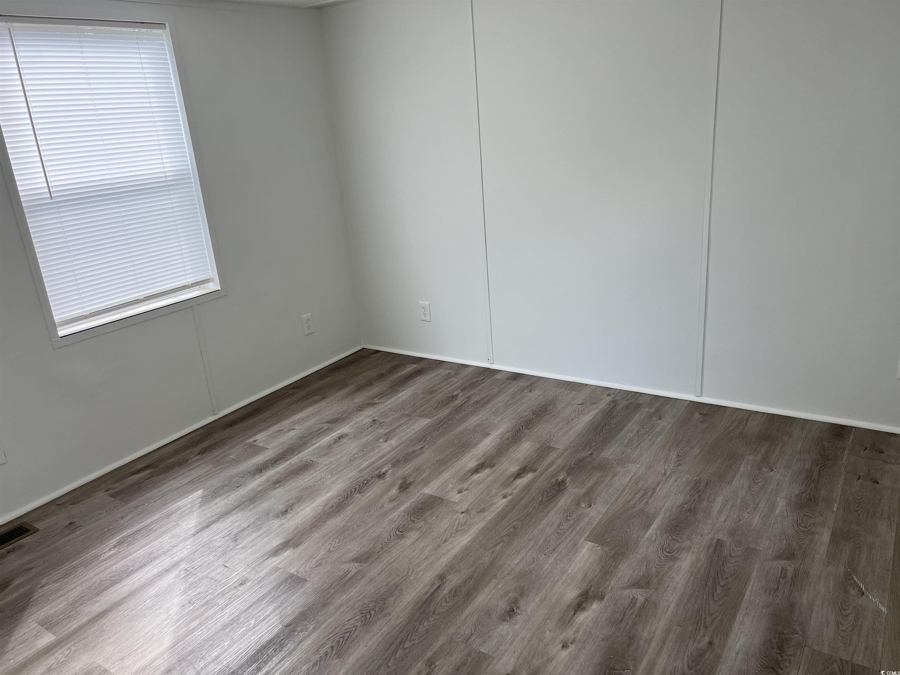 205 Glenda Loop Property Photo 2