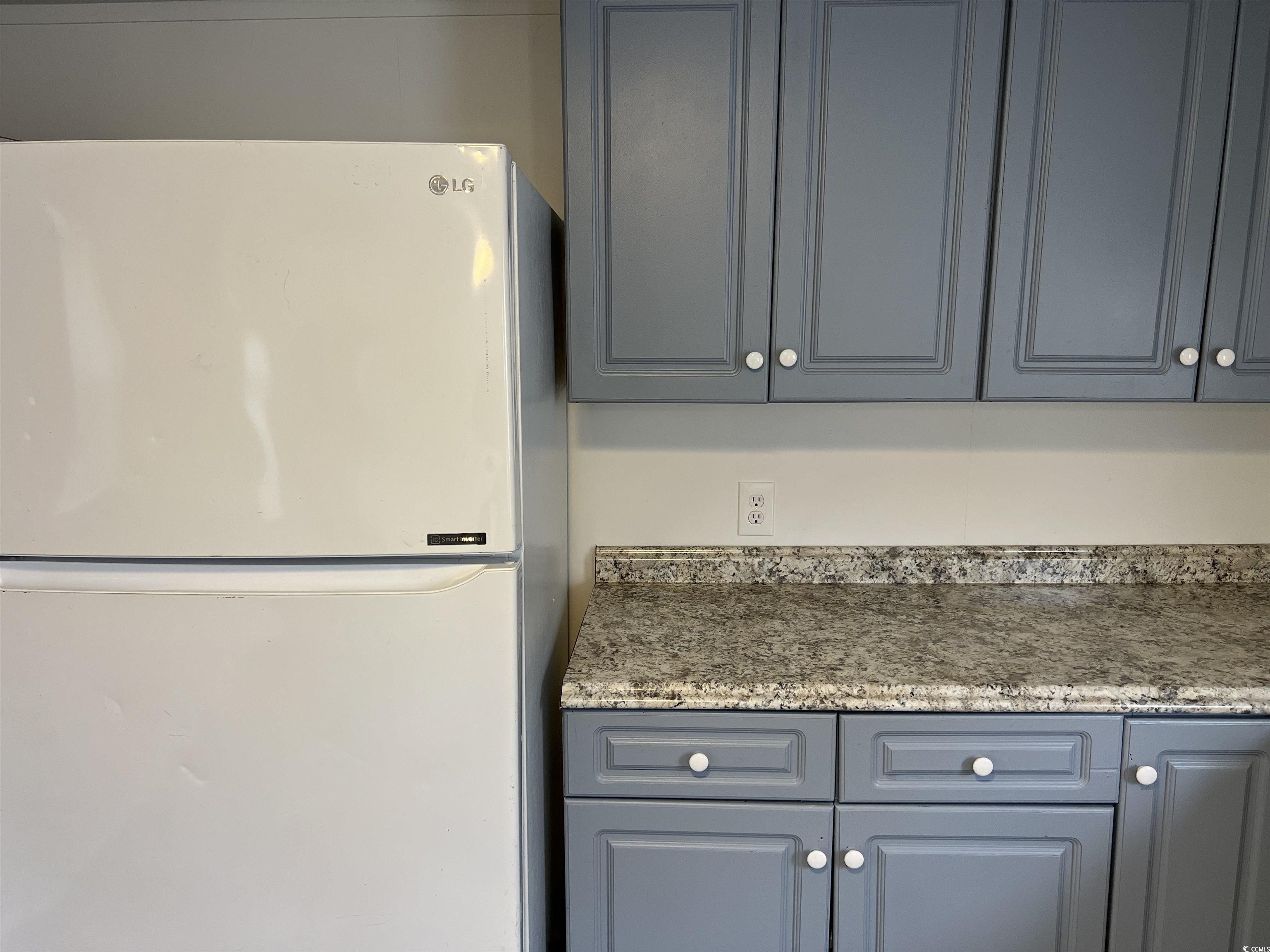 205 Glenda Loop Property Photo 9