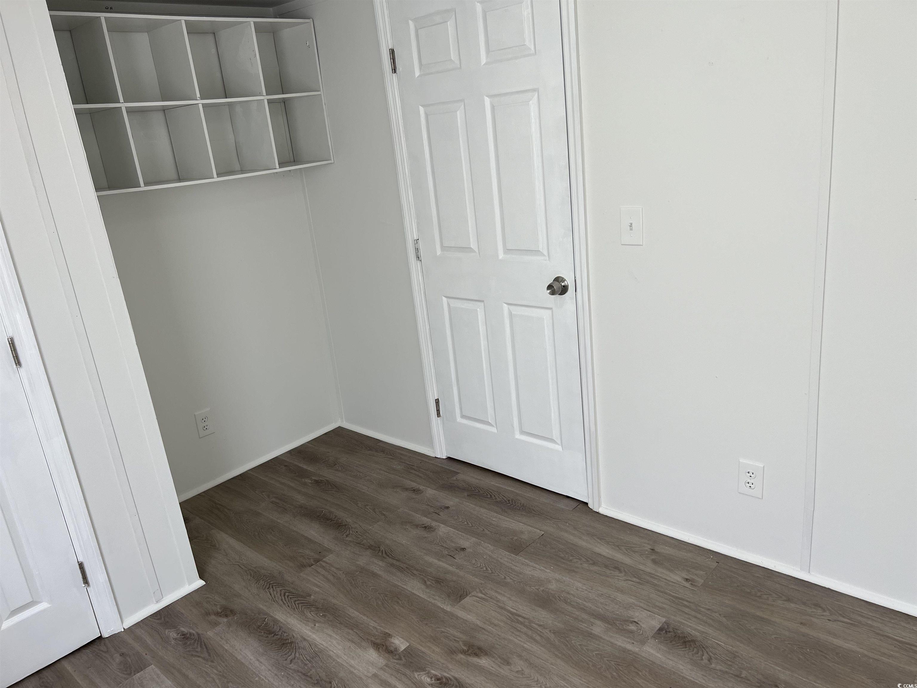 205 Glenda Loop Property Photo 17