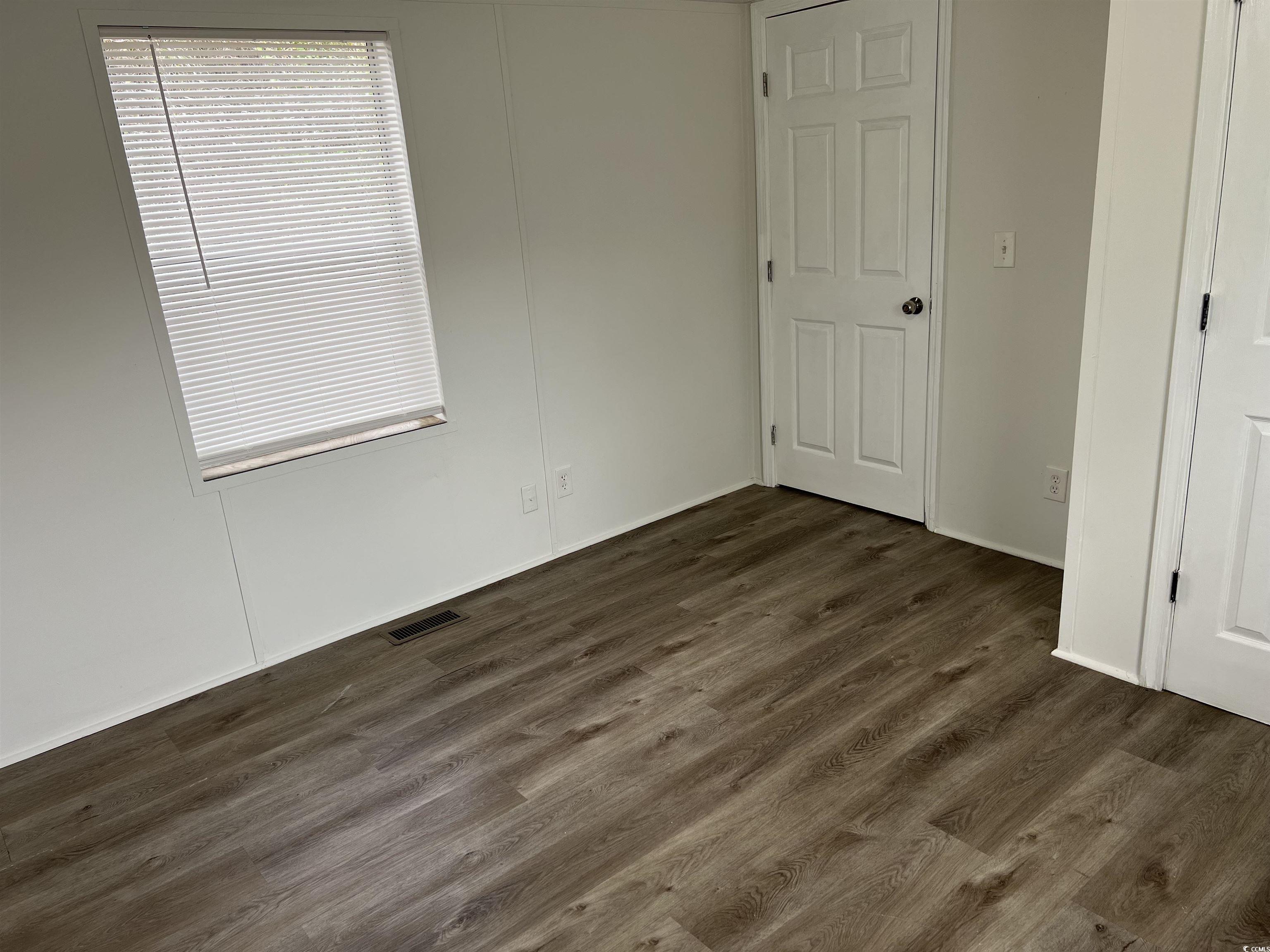 205 Glenda Loop Property Photo 18