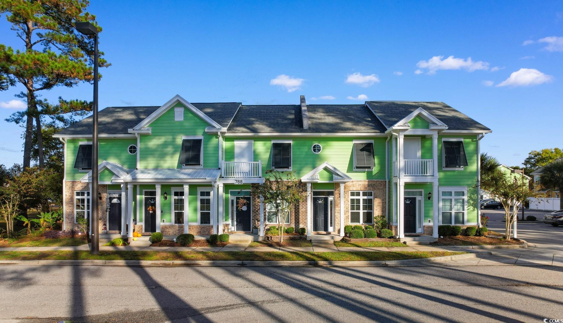788 Gabreski Ln.