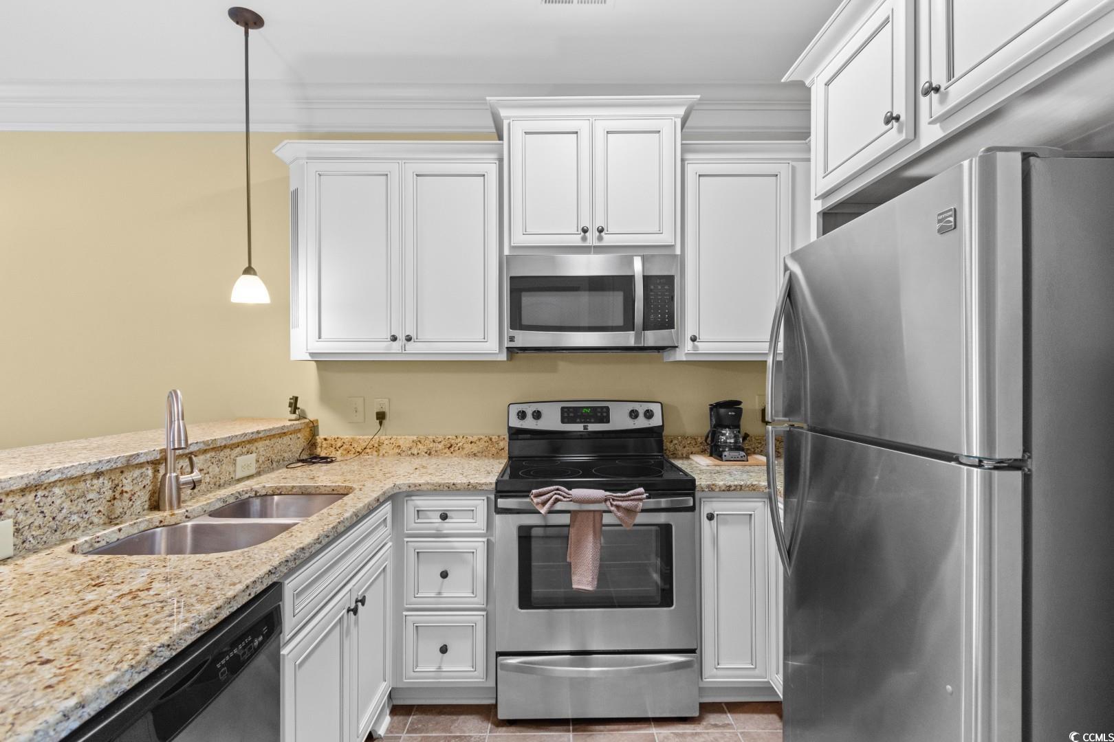 788 Gabreski Ln. Property Photo 5