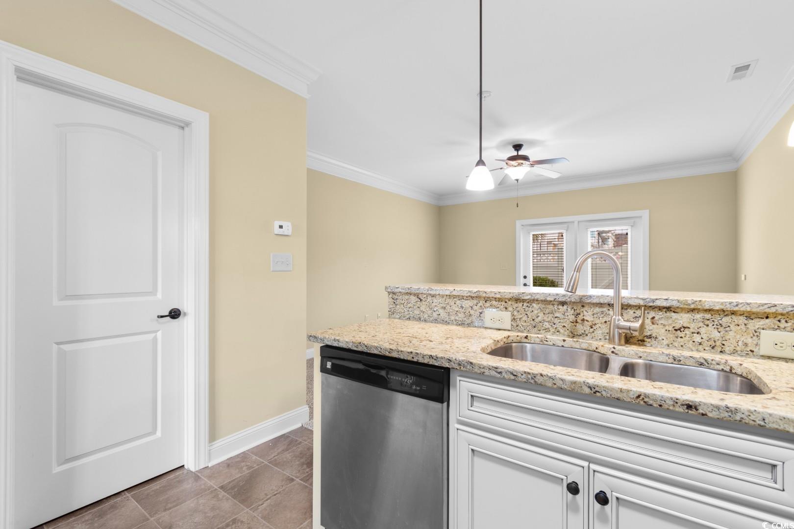 788 Gabreski Ln. Property Photo 7