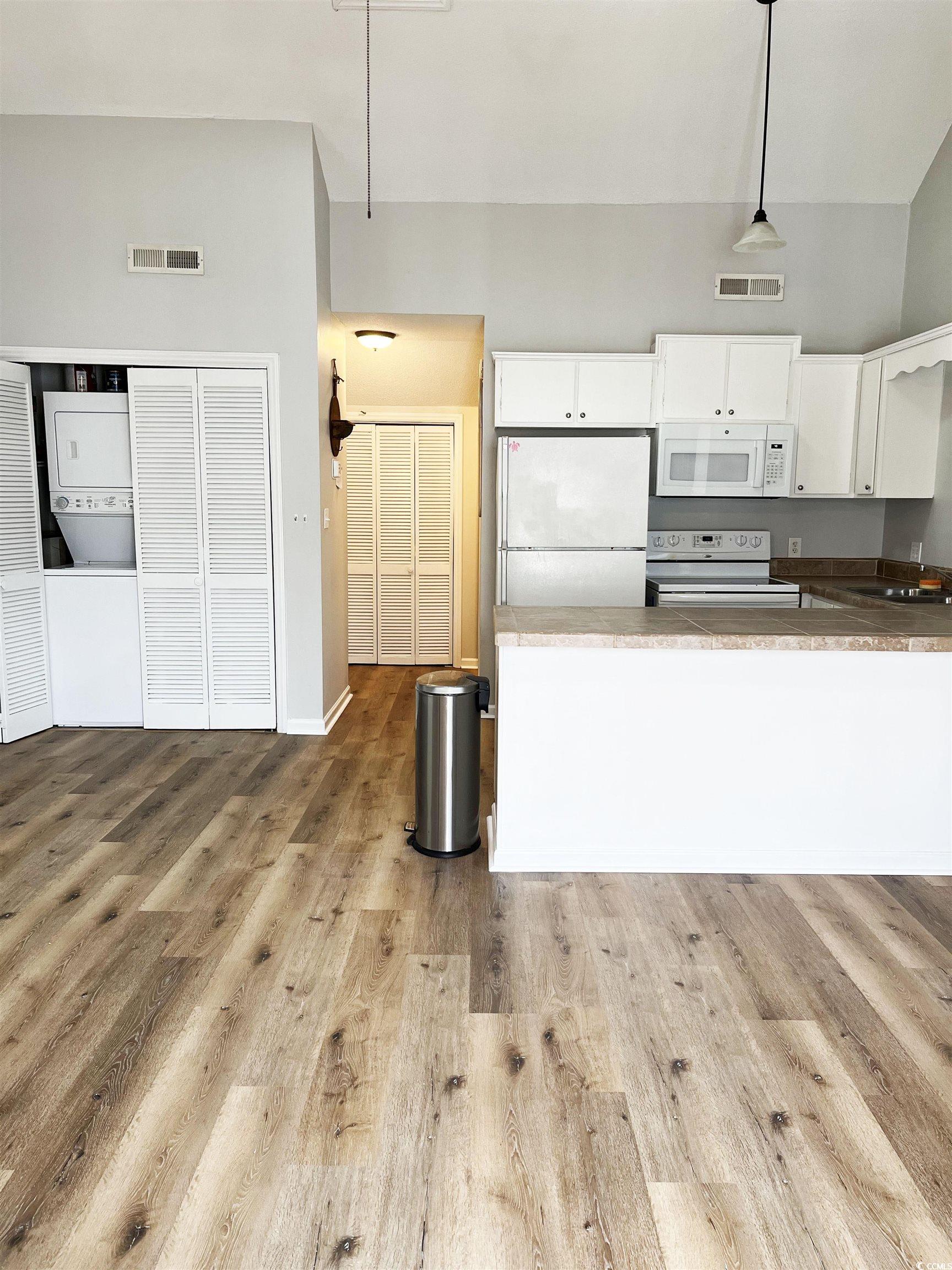 3700 Golf Colony Dr. Property Photo 4