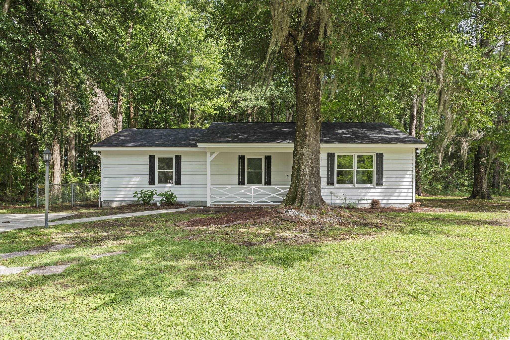 203 Deer Trace Property Photo 1