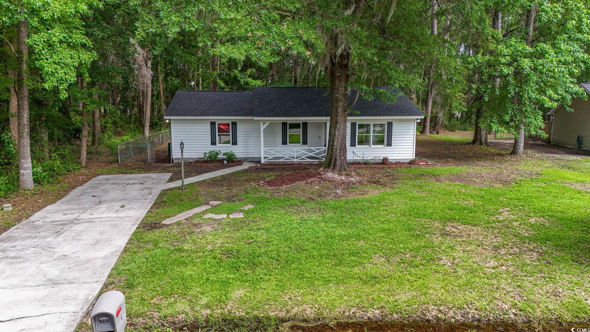 203 Deer Trace Property Photo 2