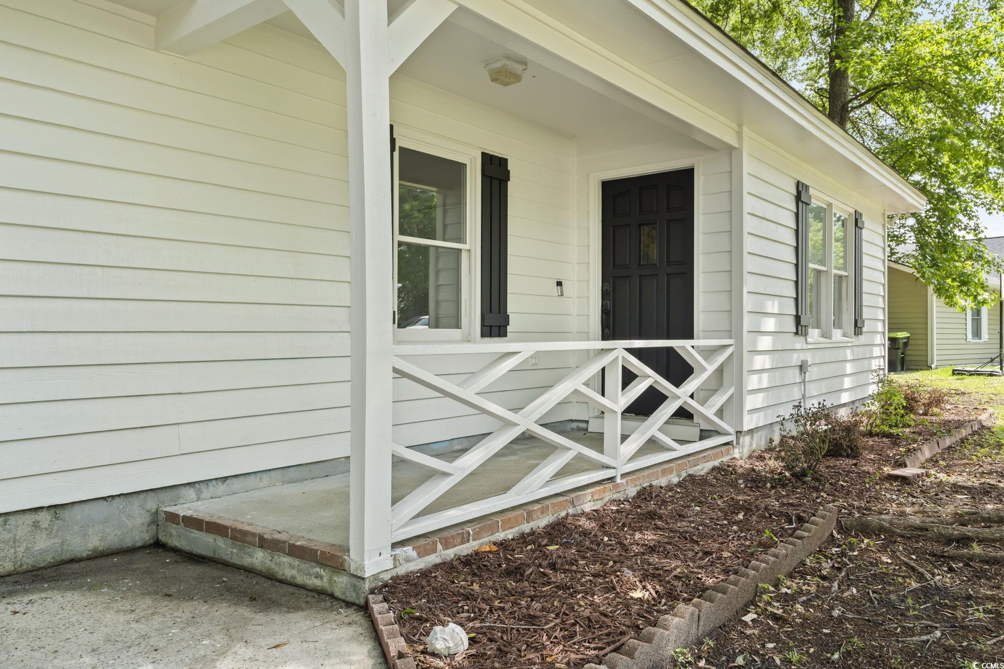 203 Deer Trace Property Photo 3