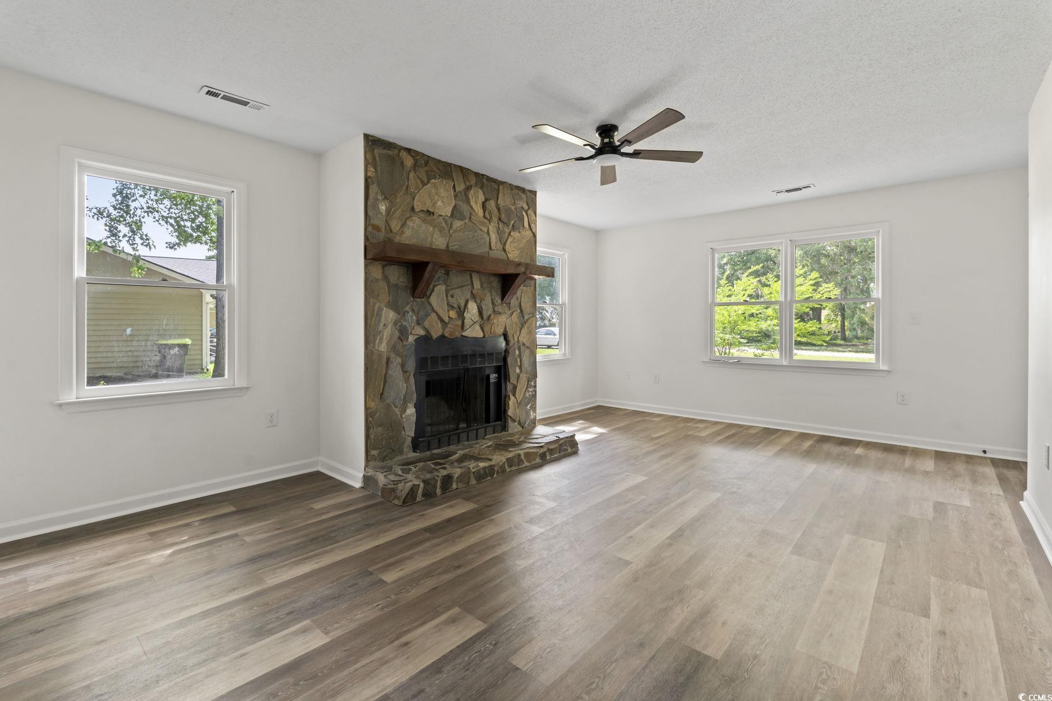 203 Deer Trace Property Photo 8