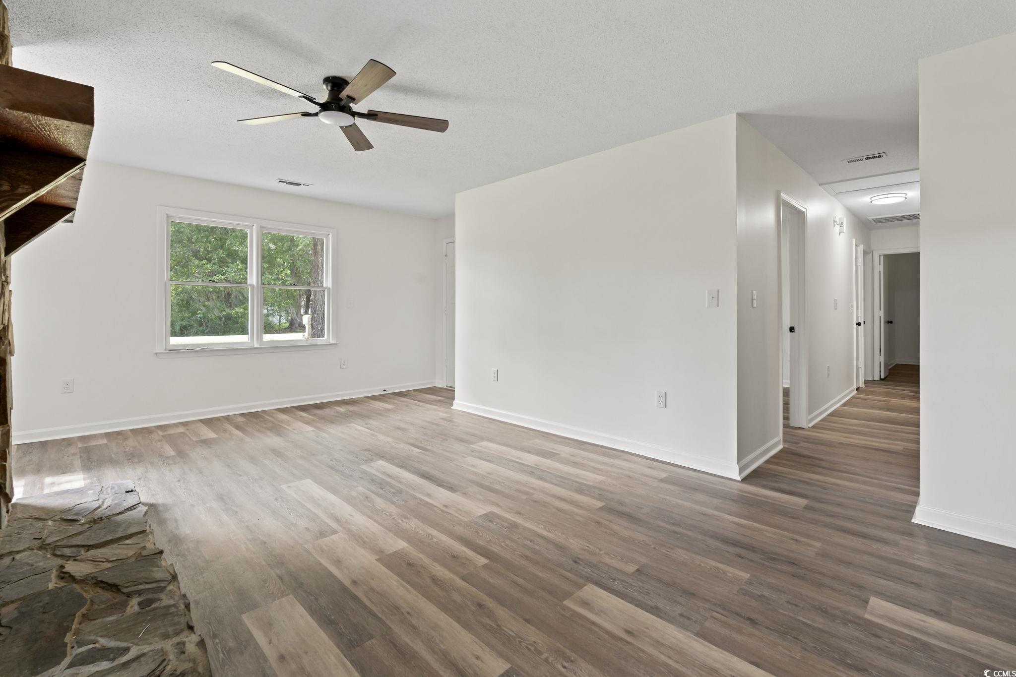 203 Deer Trace Property Photo 9