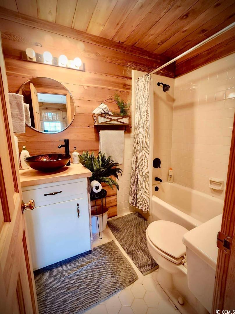2419 Hilton Dr. Property Photo 11