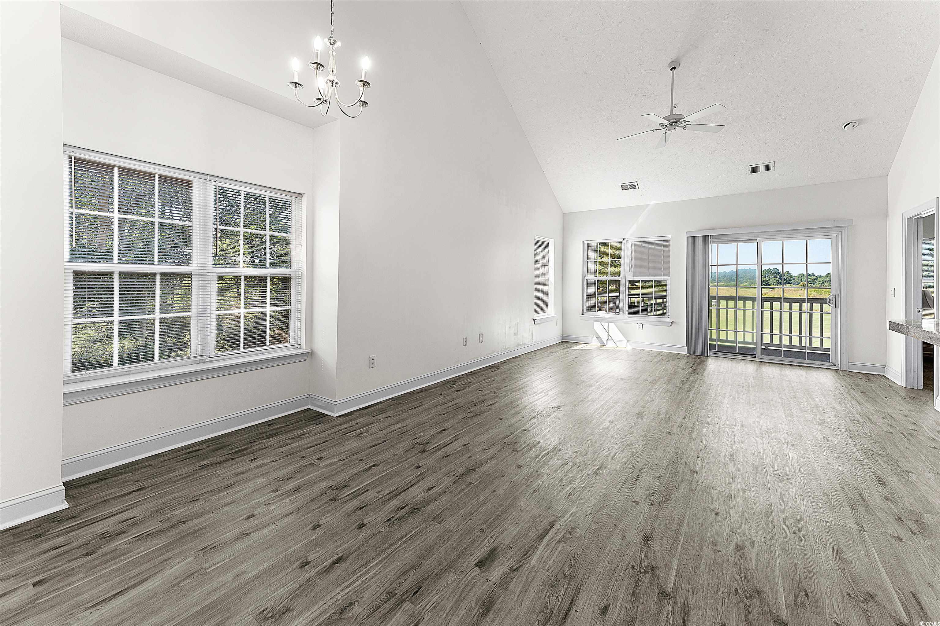 6010 Windsor Green Way Property Photo 3