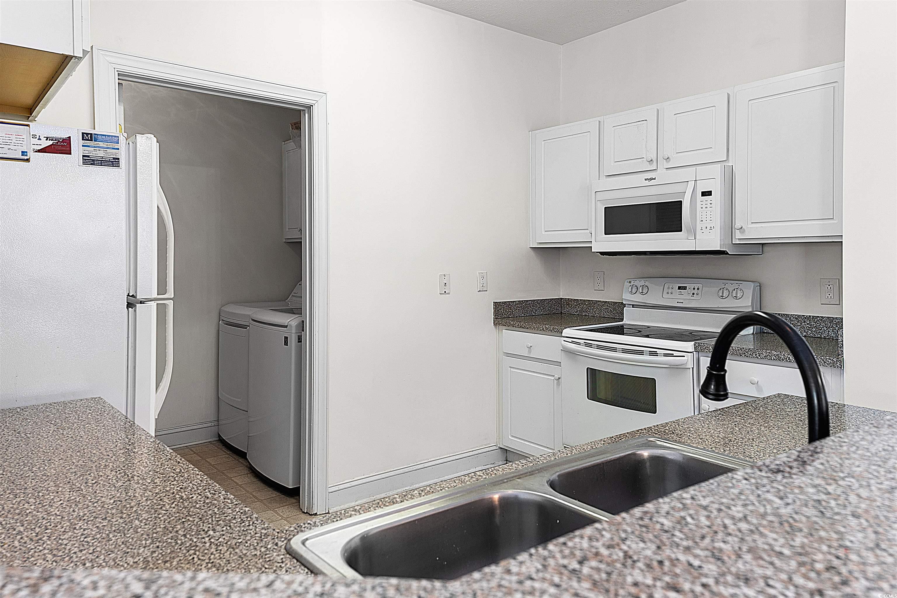 6010 Windsor Green Way Property Photo 4