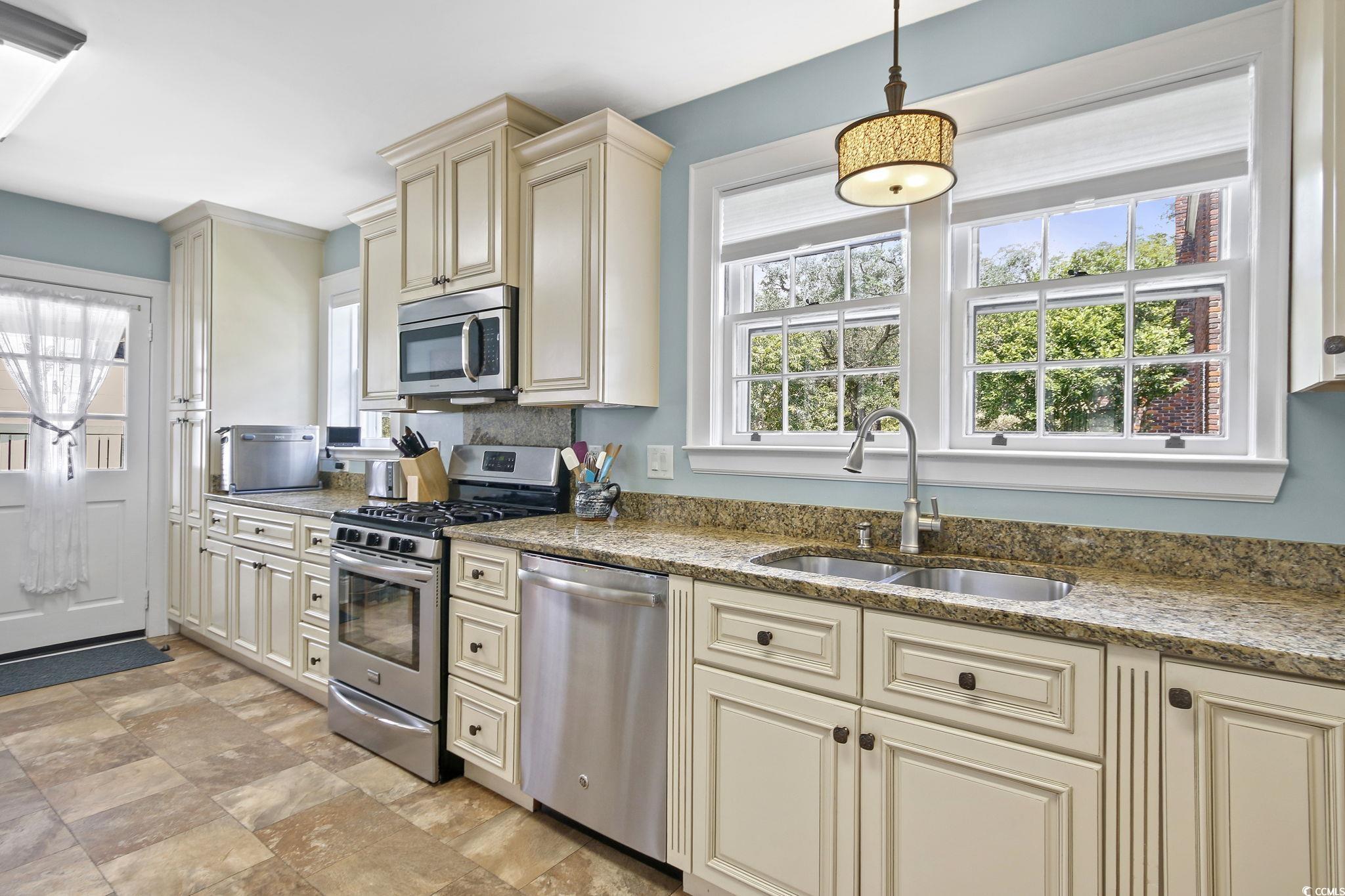 104 East Bay St. Property Photo 14