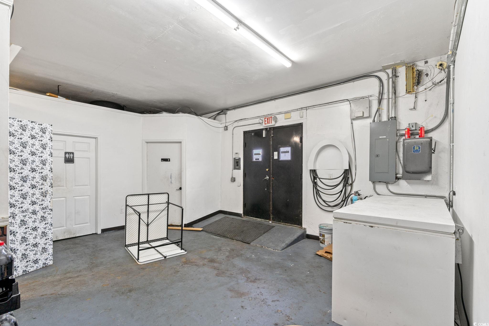 806 N Oak St. Property Photo 15