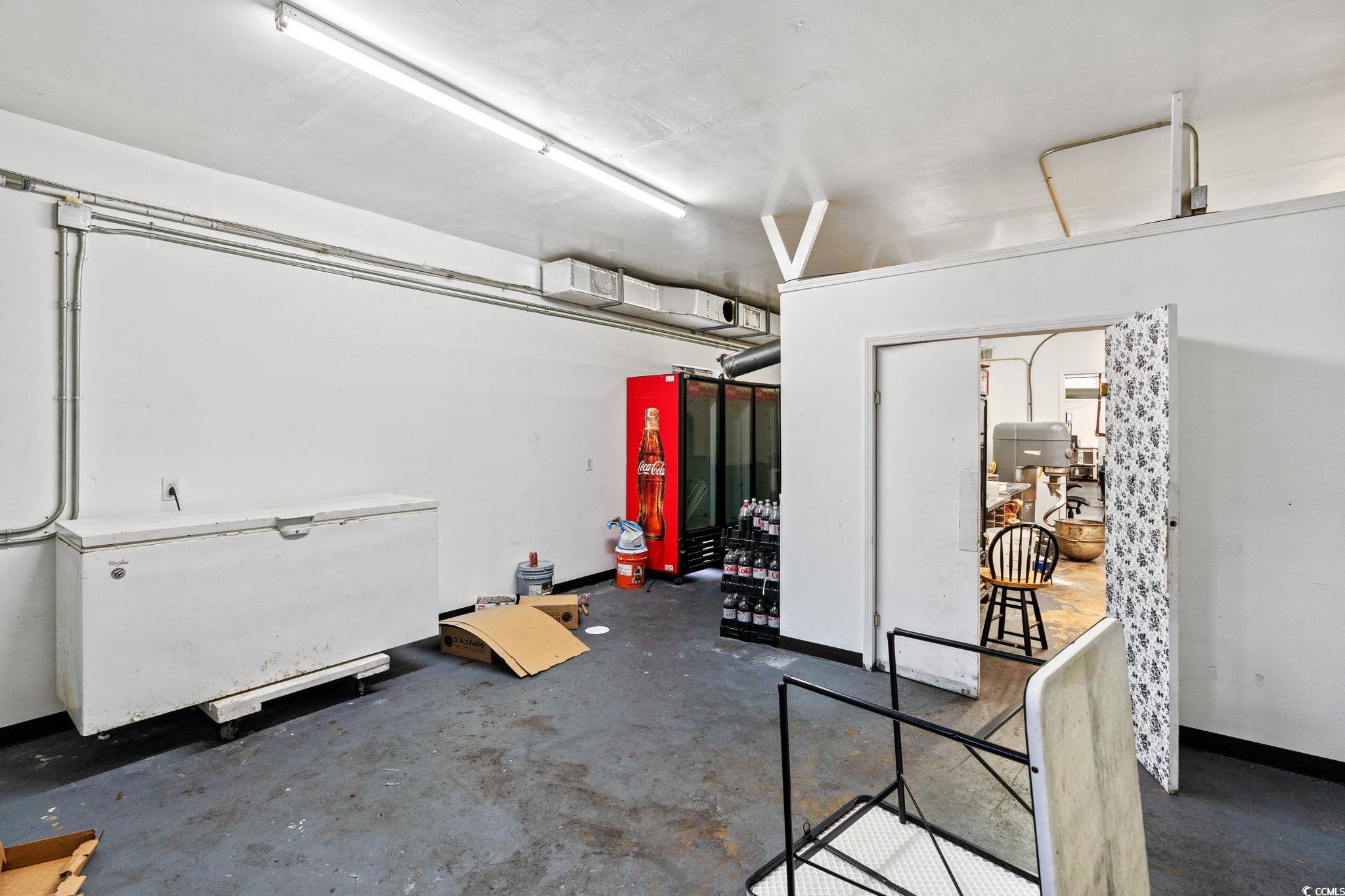 806 N Oak St. Property Photo 16