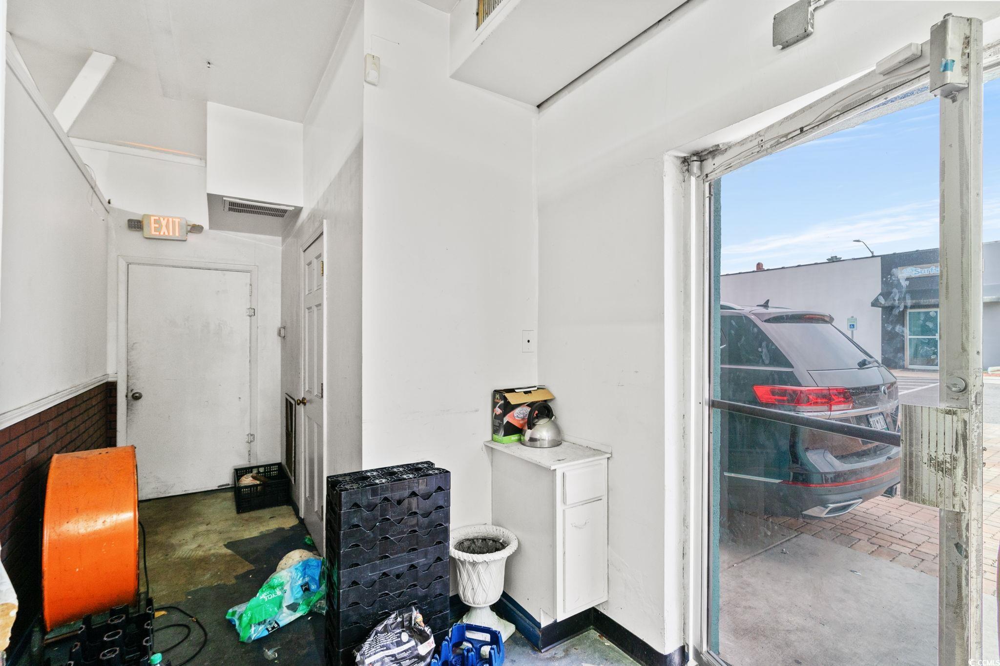 806 N Oak St. Property Photo 17