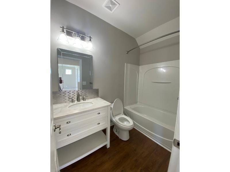493 Emerson Dr. Property Photo 5