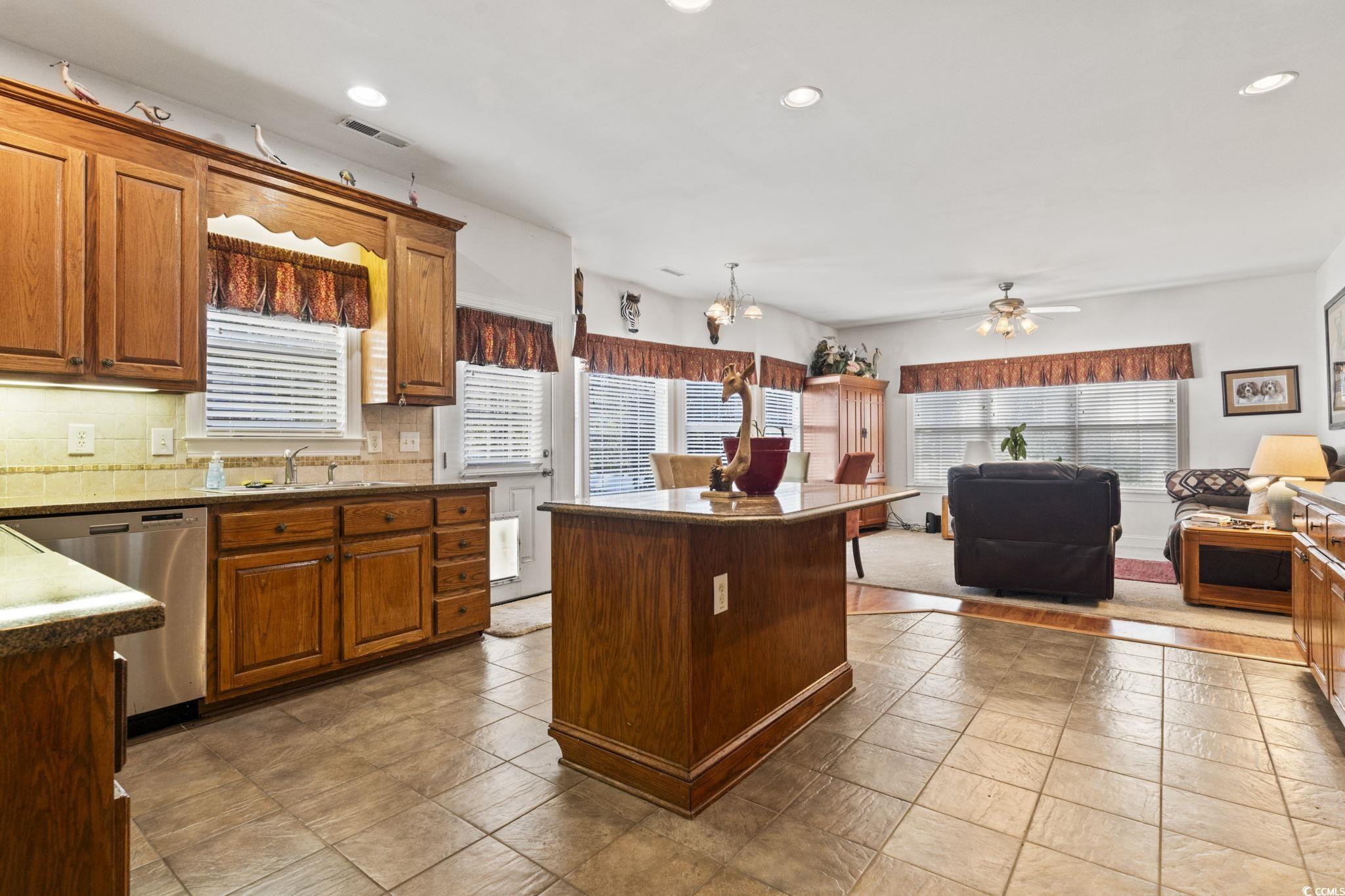 1044 Martin Ln. Property Photo 4