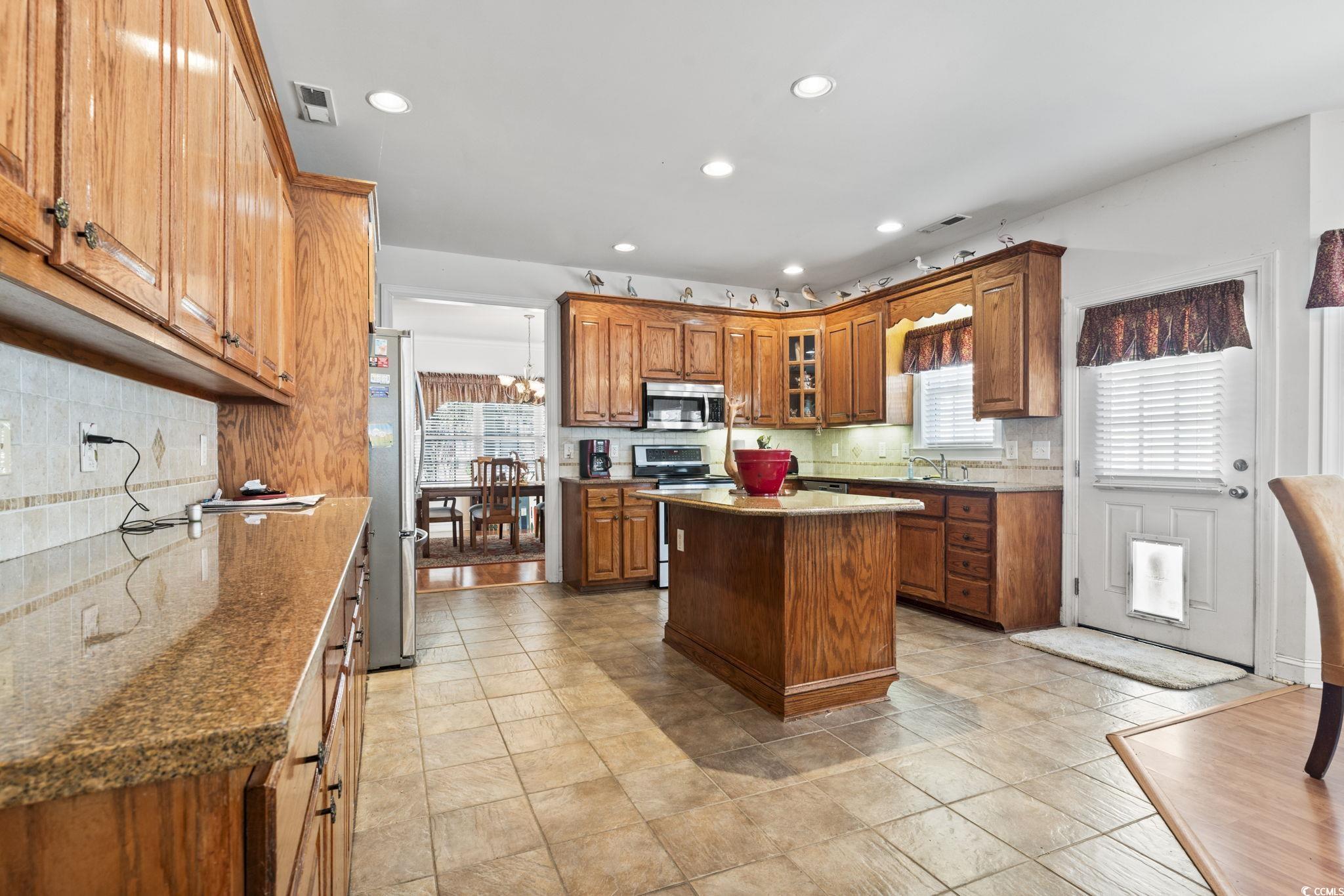 1044 Martin Ln. Property Photo 24