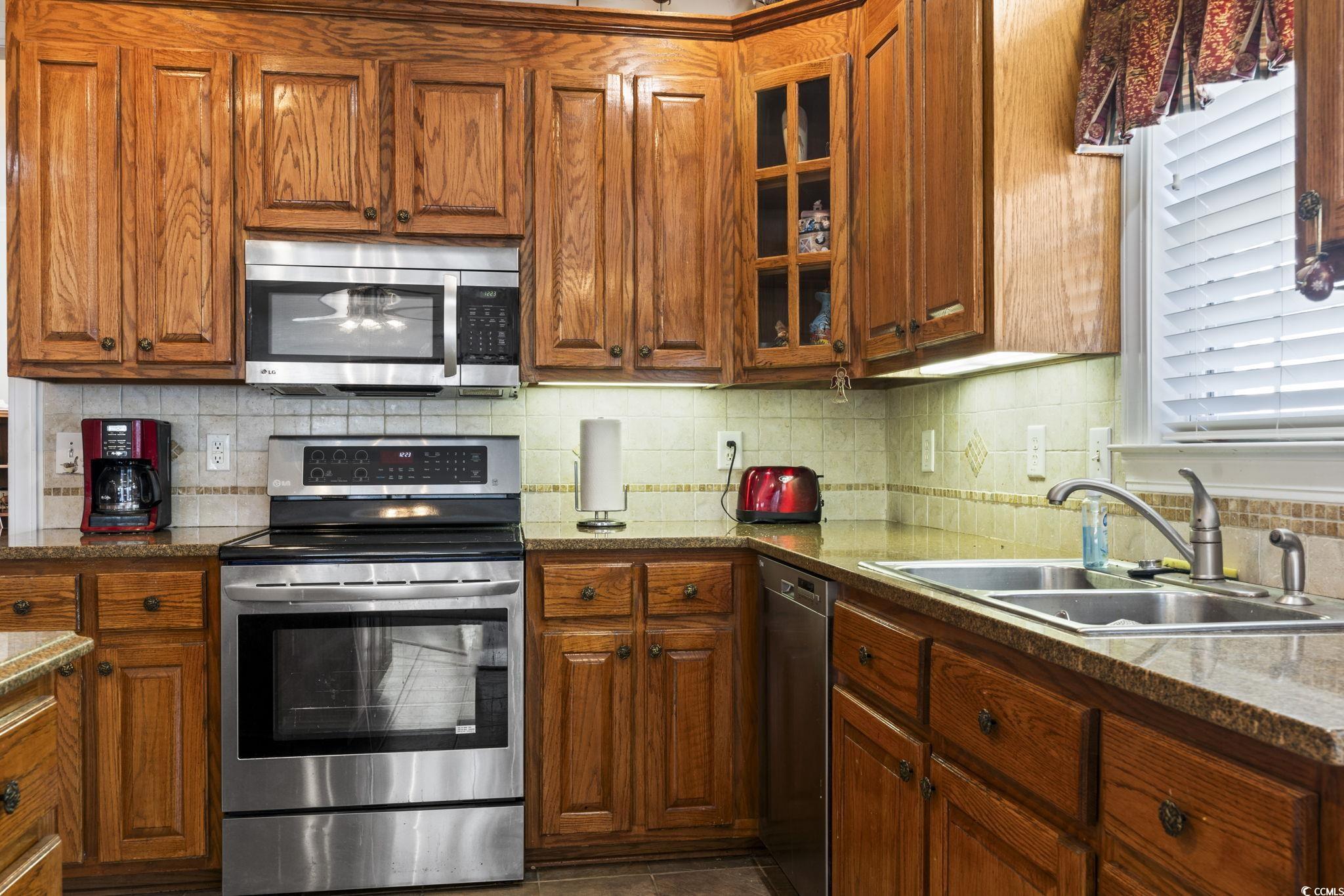1044 Martin Ln. Property Photo 26