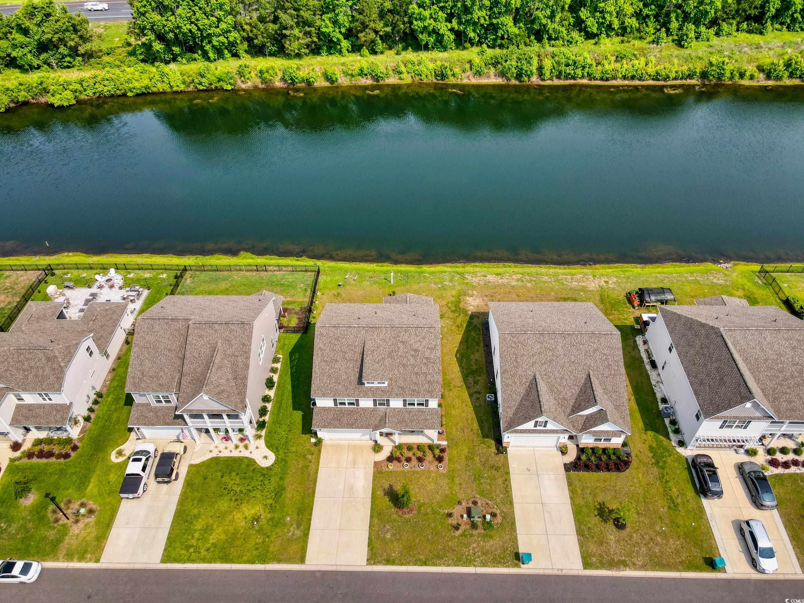 560 Pier Ct. Property Photo 4