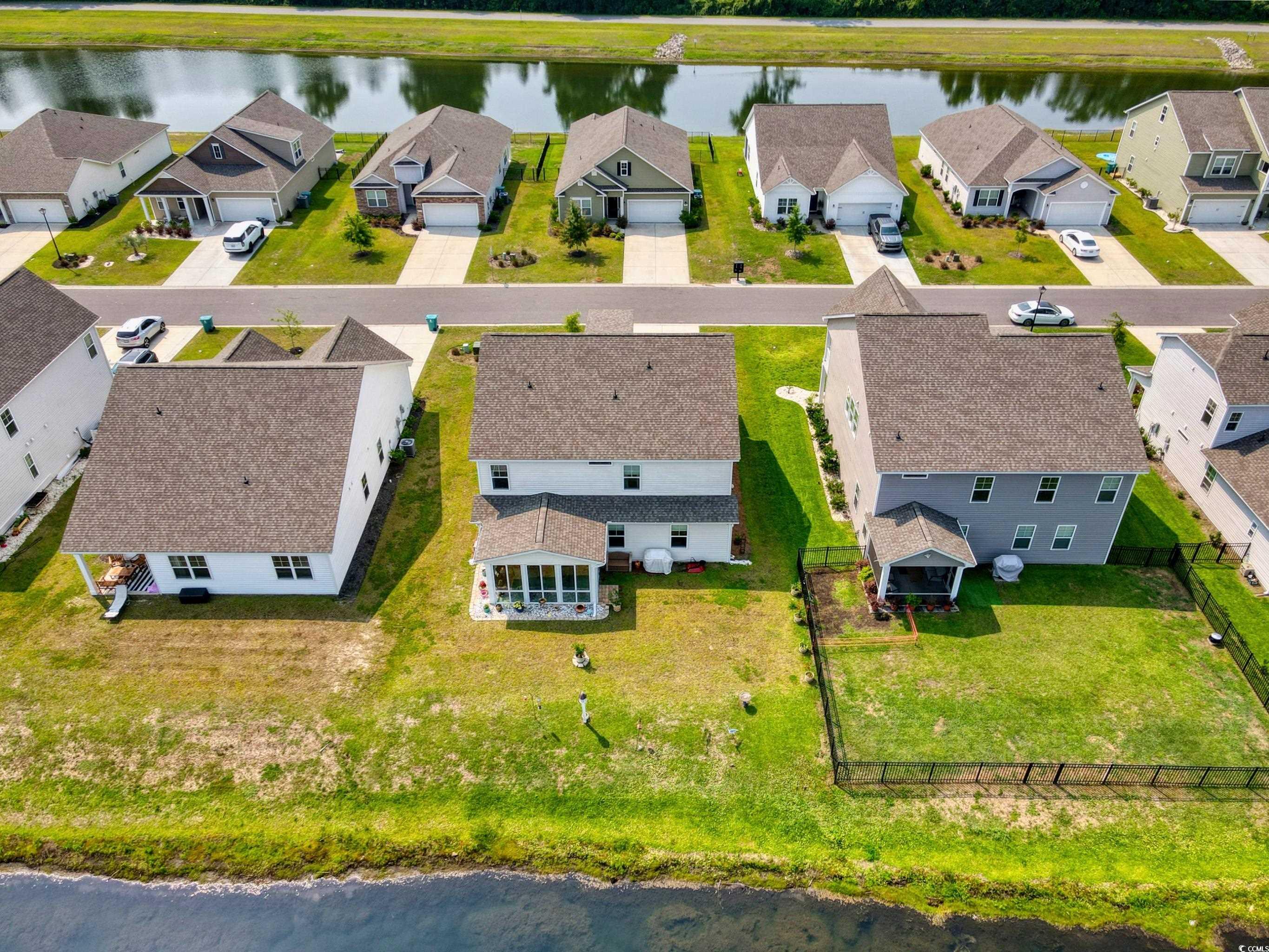 560 Pier Ct. Property Photo 6