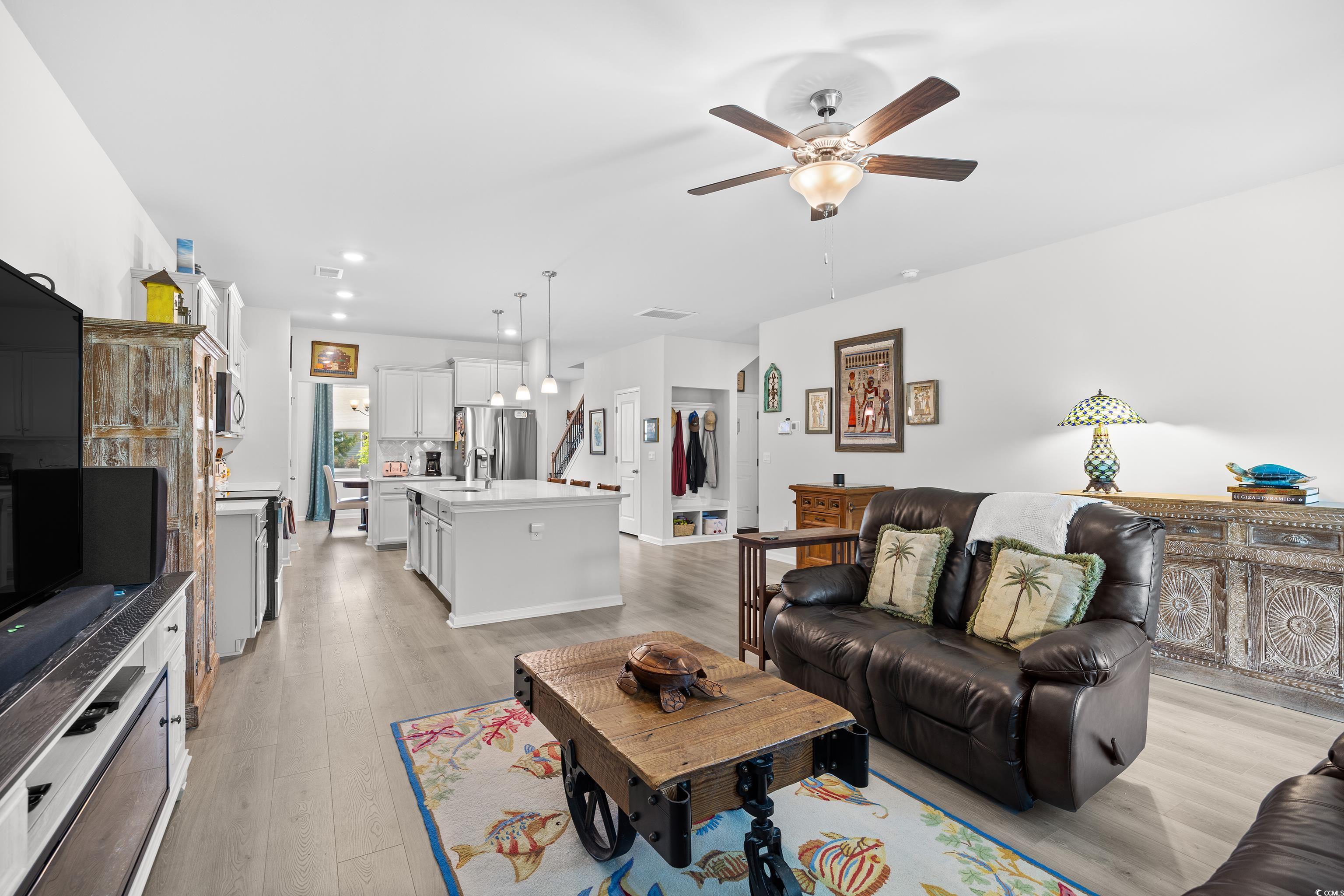 560 Pier Ct. Property Photo 10