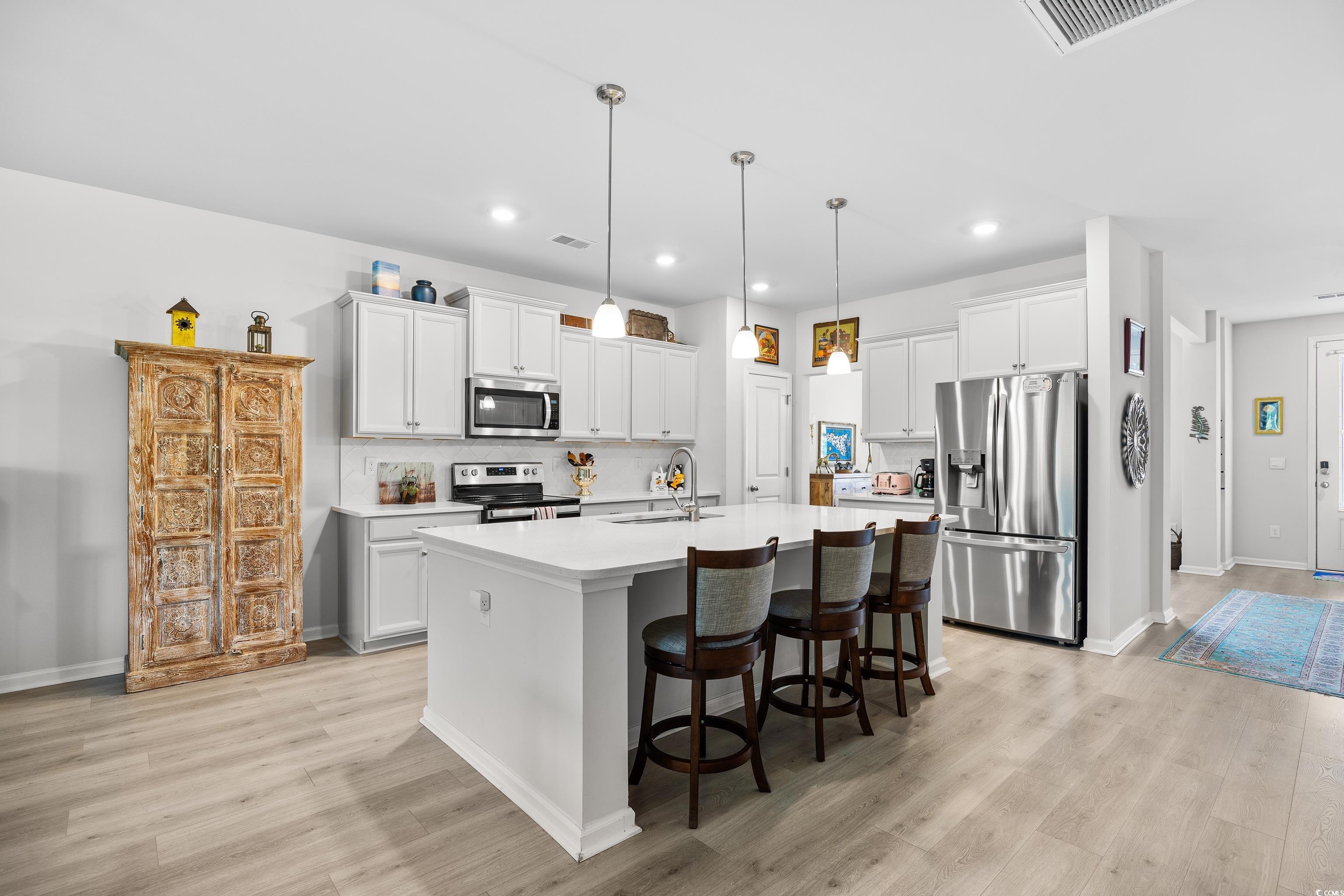 560 Pier Ct. Property Photo 12