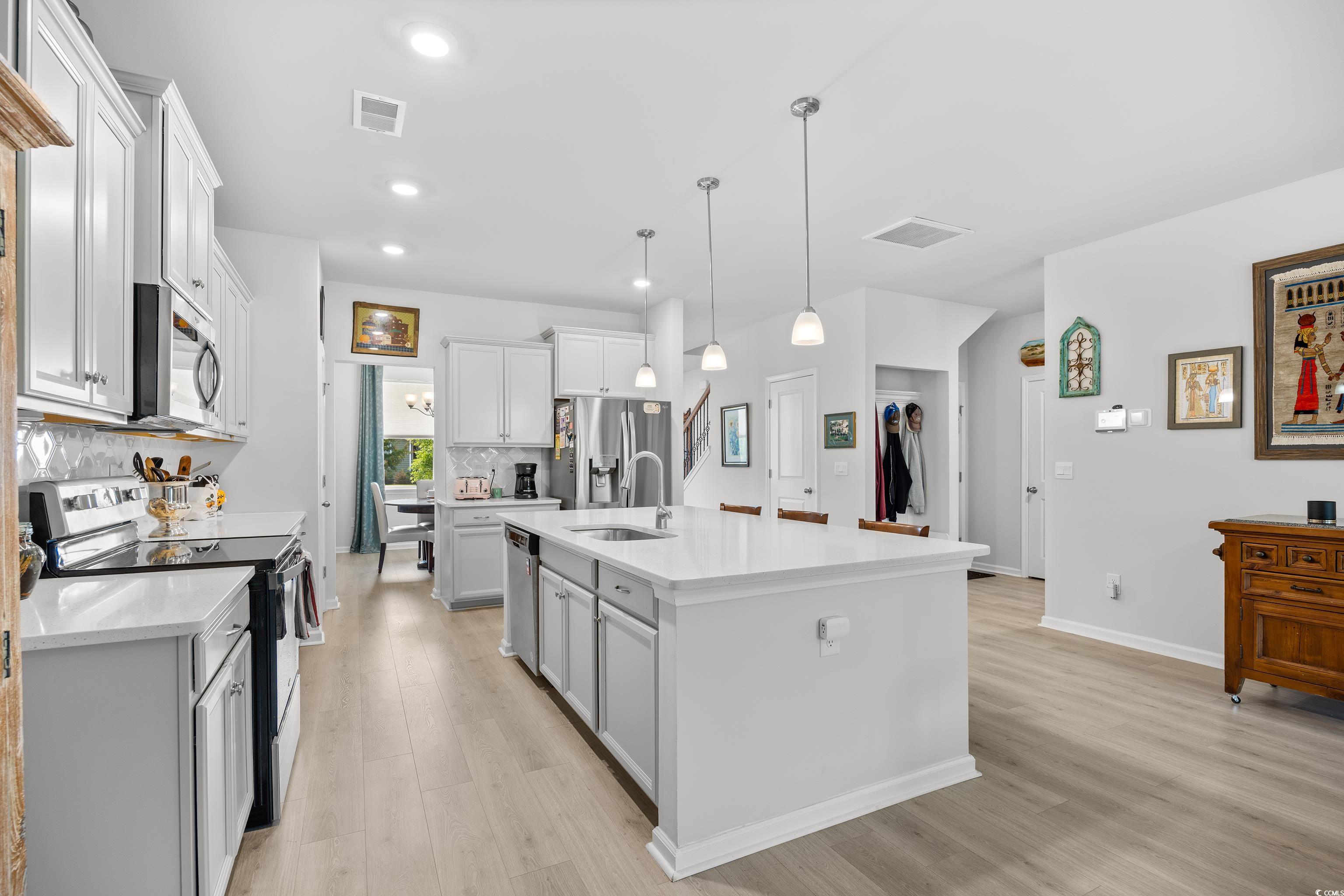 560 Pier Ct. Property Photo 13