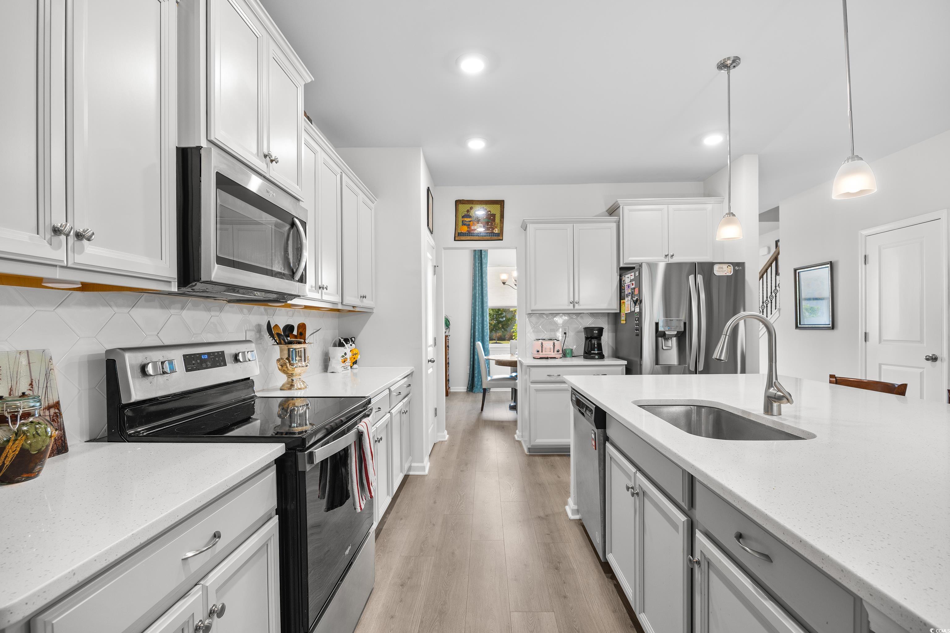 560 Pier Ct. Property Photo 14