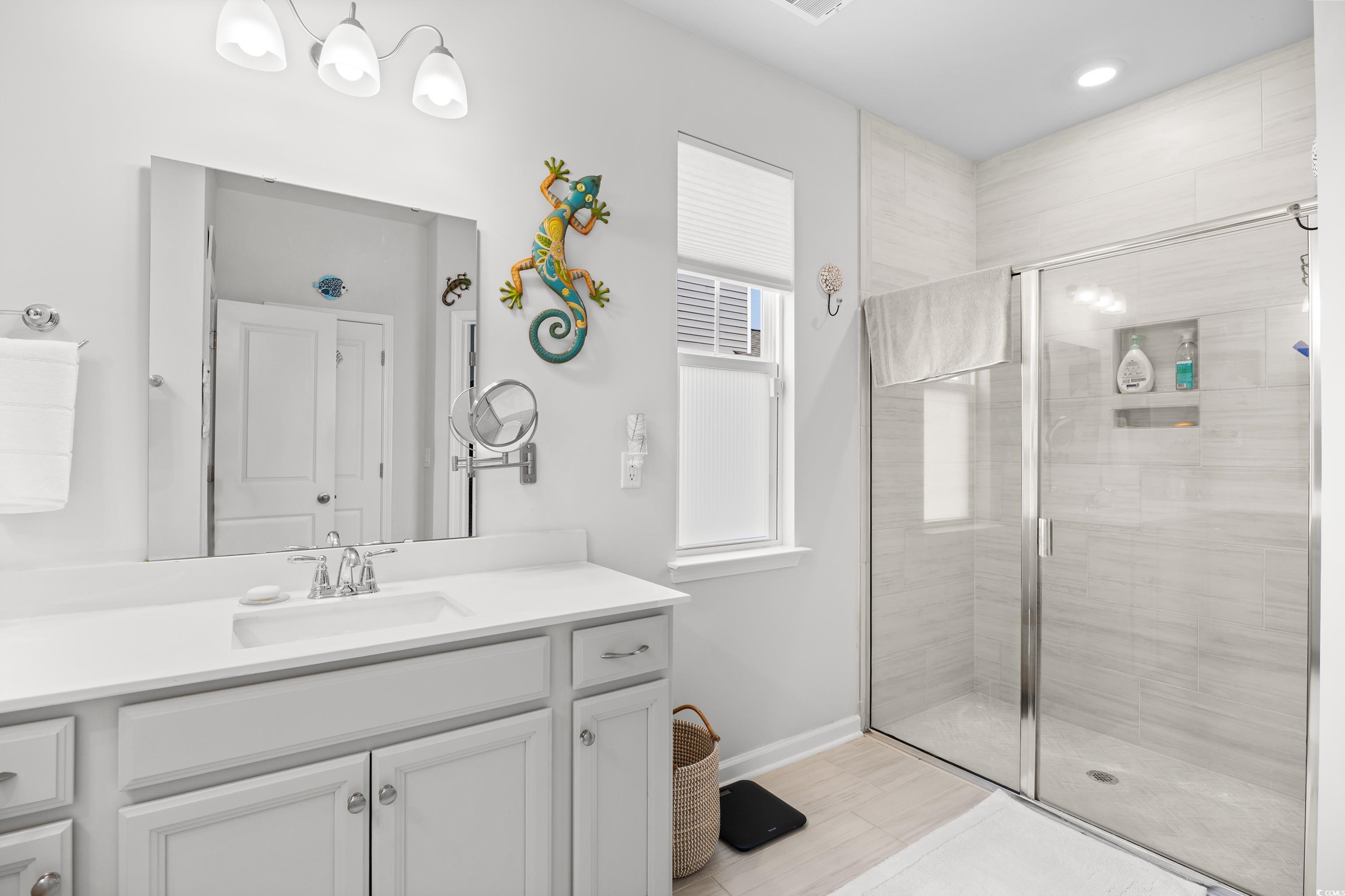 560 Pier Ct. Property Photo 24