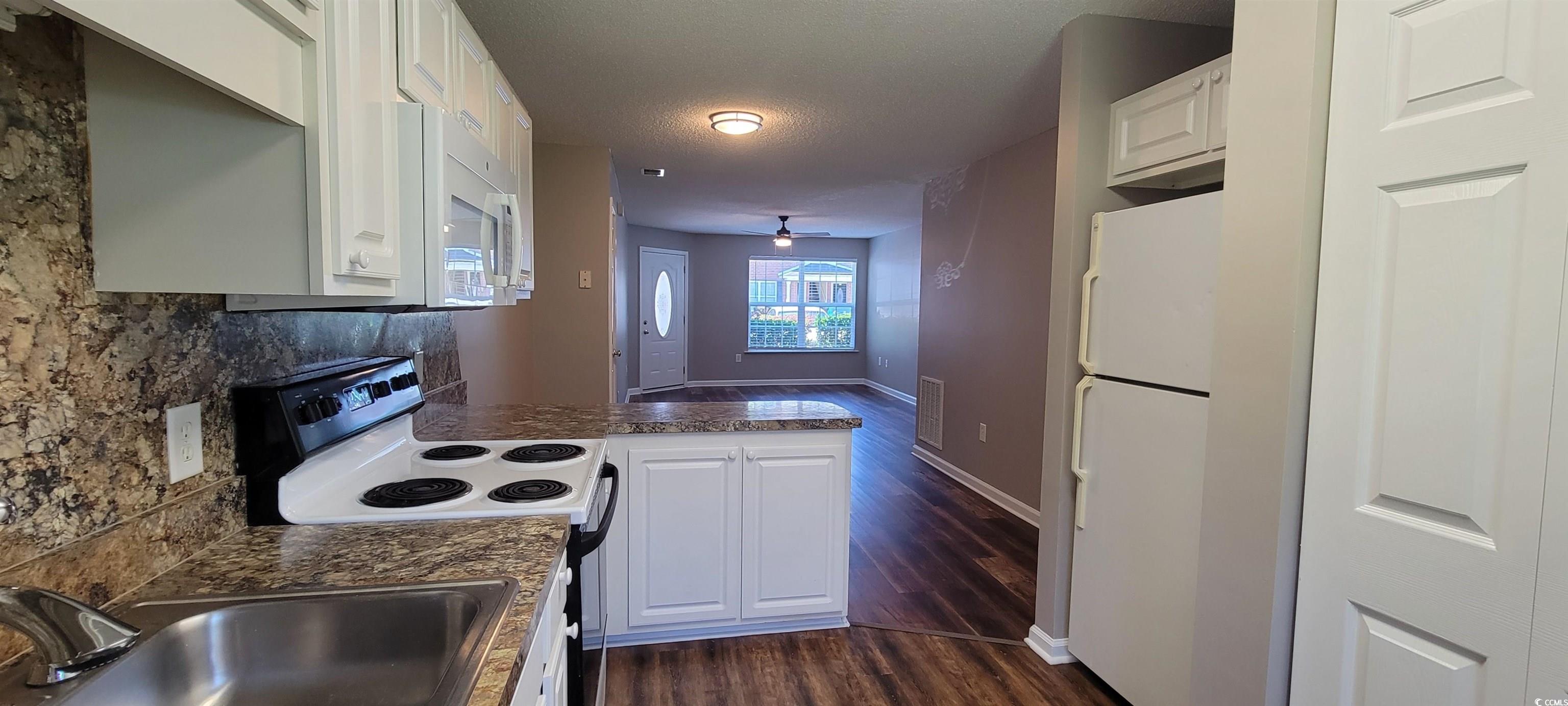 2407 James St. Property Photo 12
