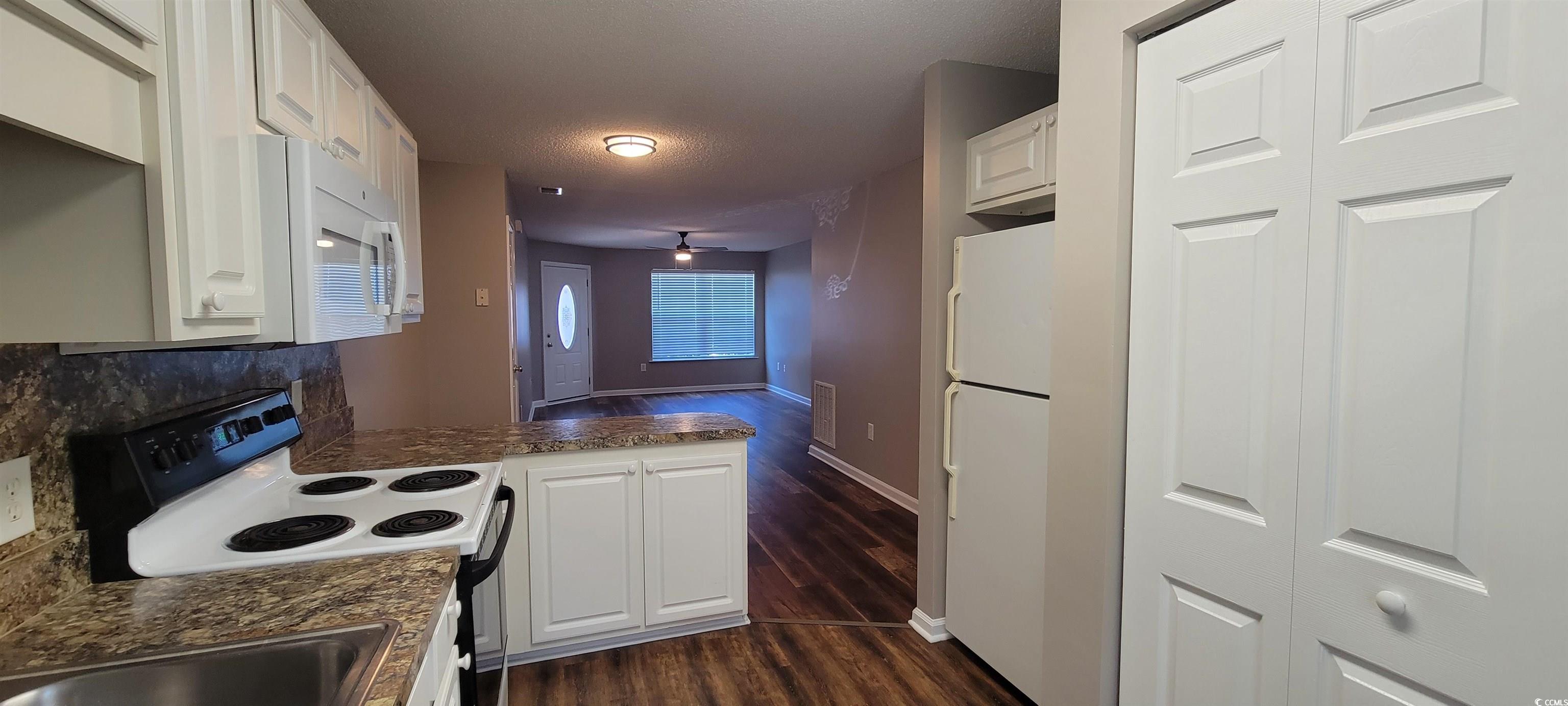 2407 James St. Property Photo 17