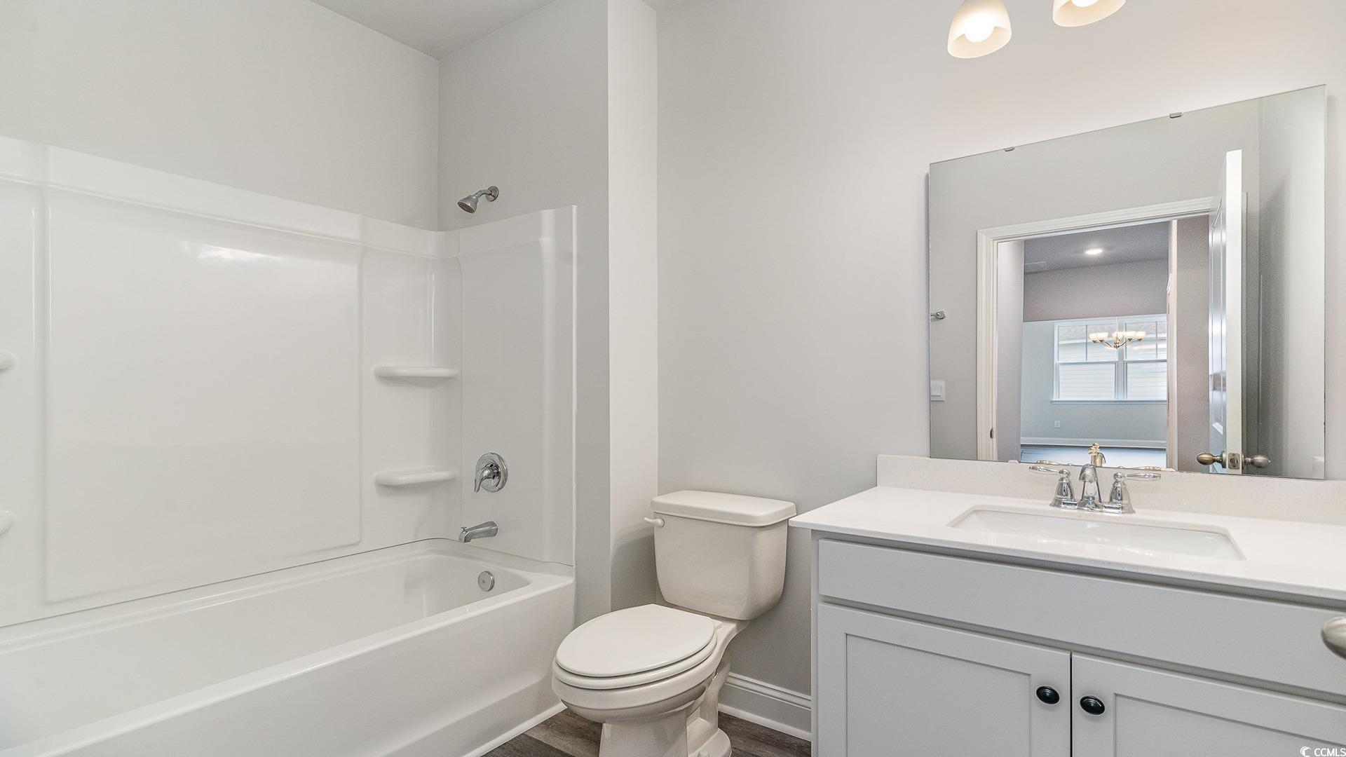 868 Ireland Dr. Property Photo 13
