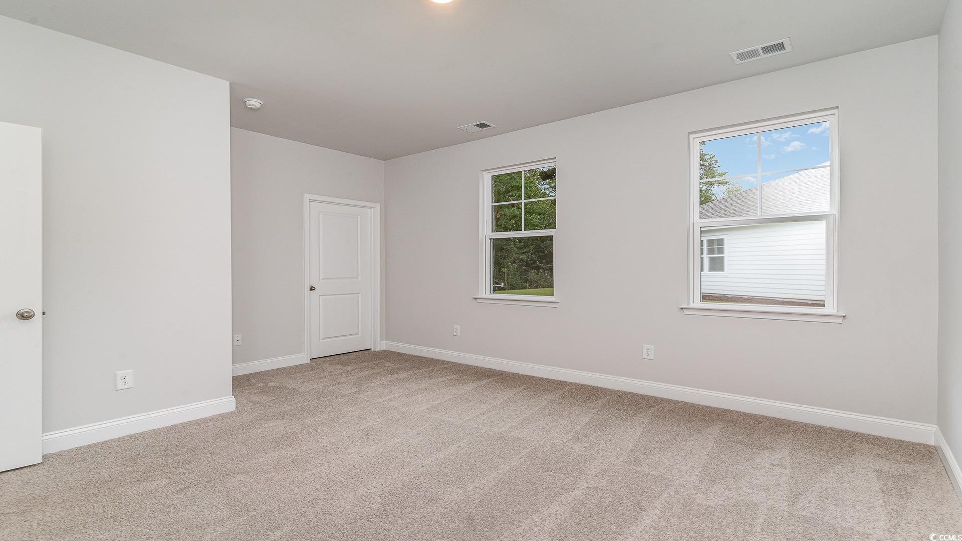 868 Ireland Dr. Property Photo 15