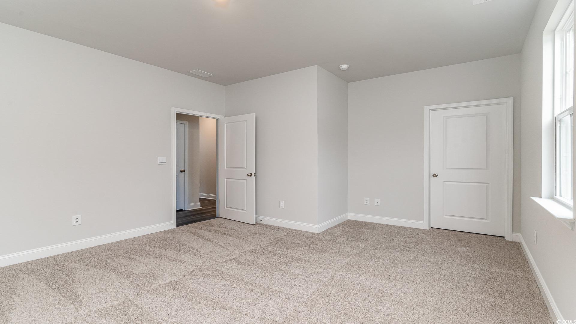 868 Ireland Dr. Property Photo 16