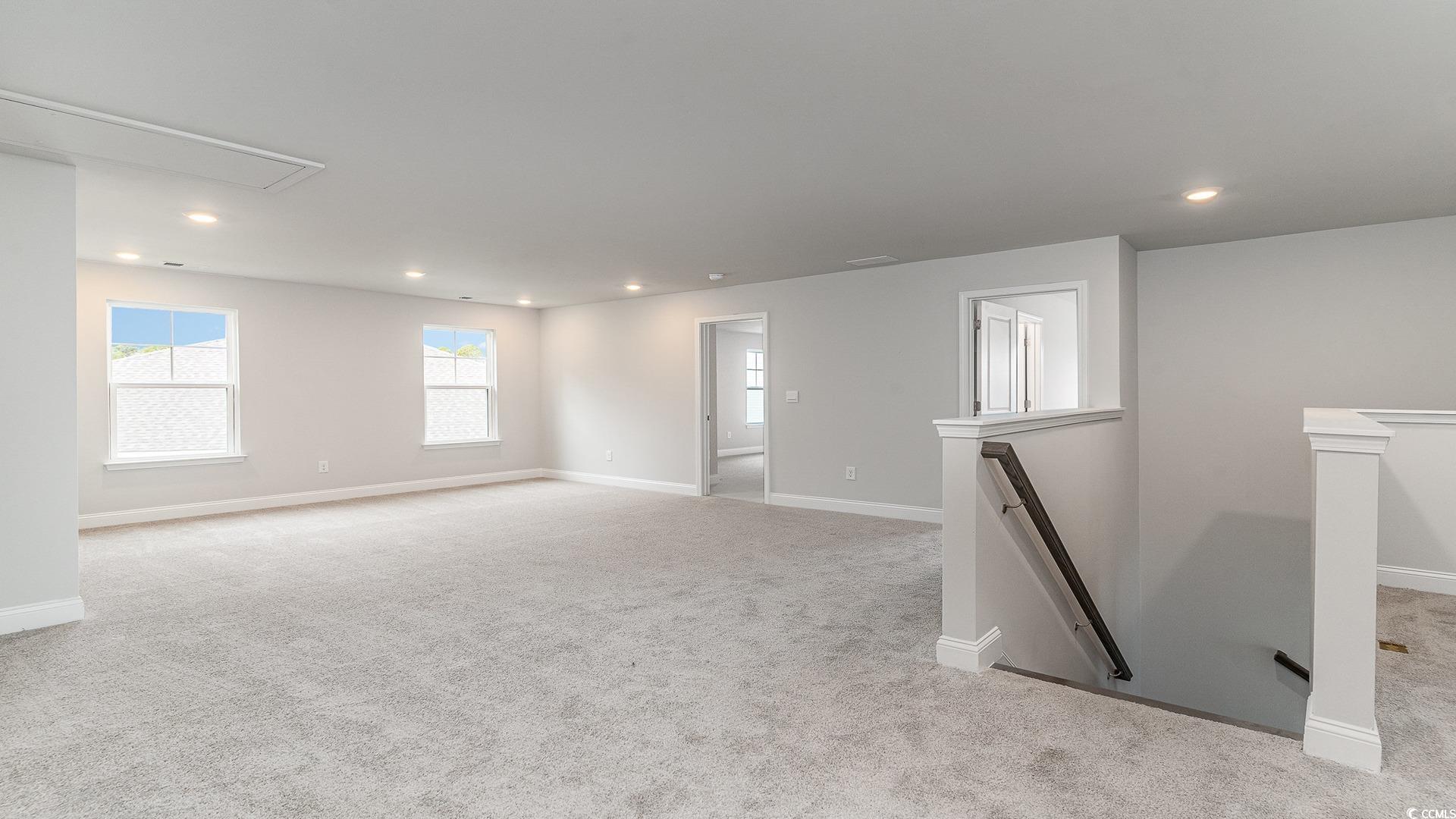 868 Ireland Dr. Property Photo 17