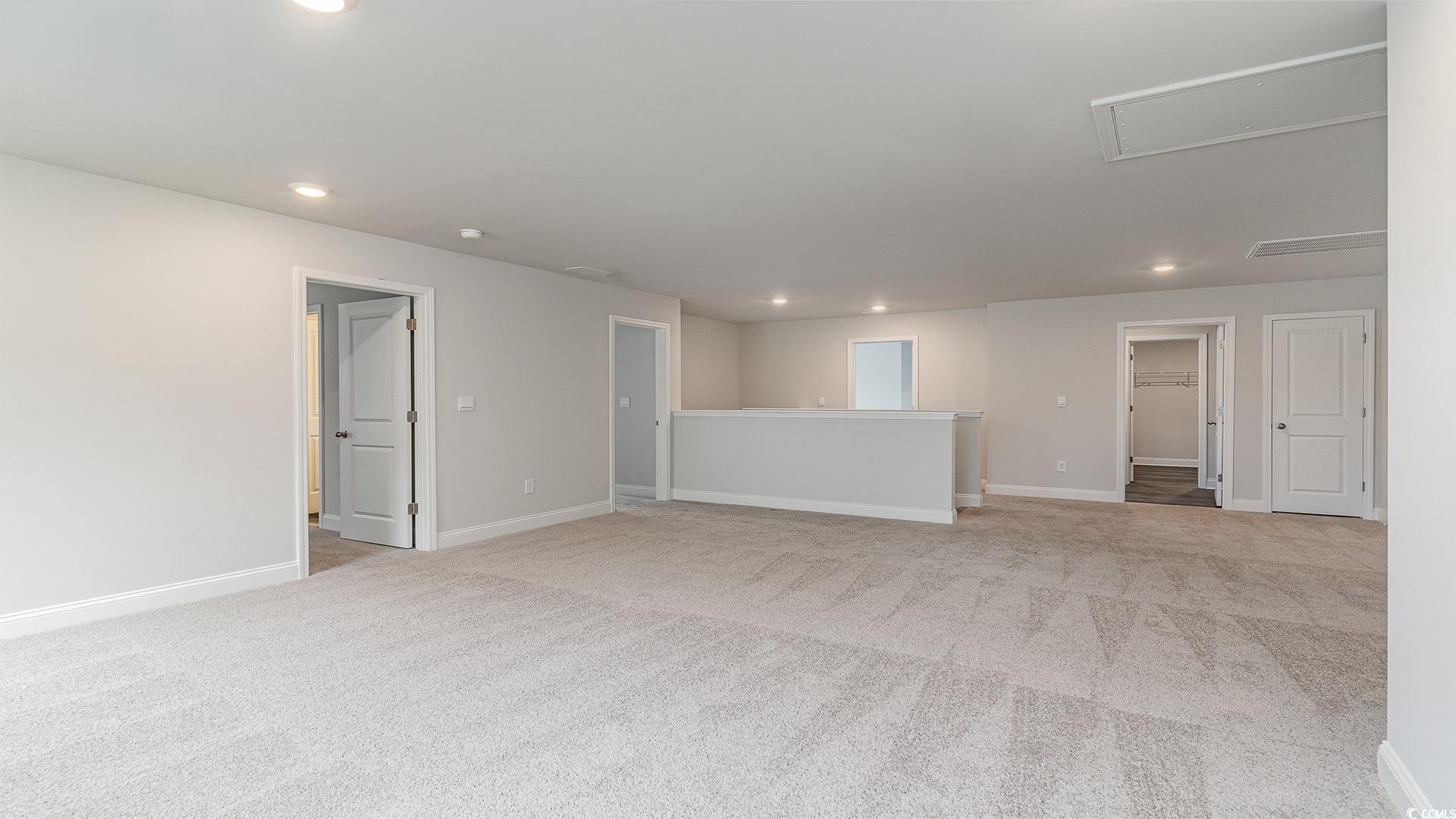 868 Ireland Dr. Property Photo 19