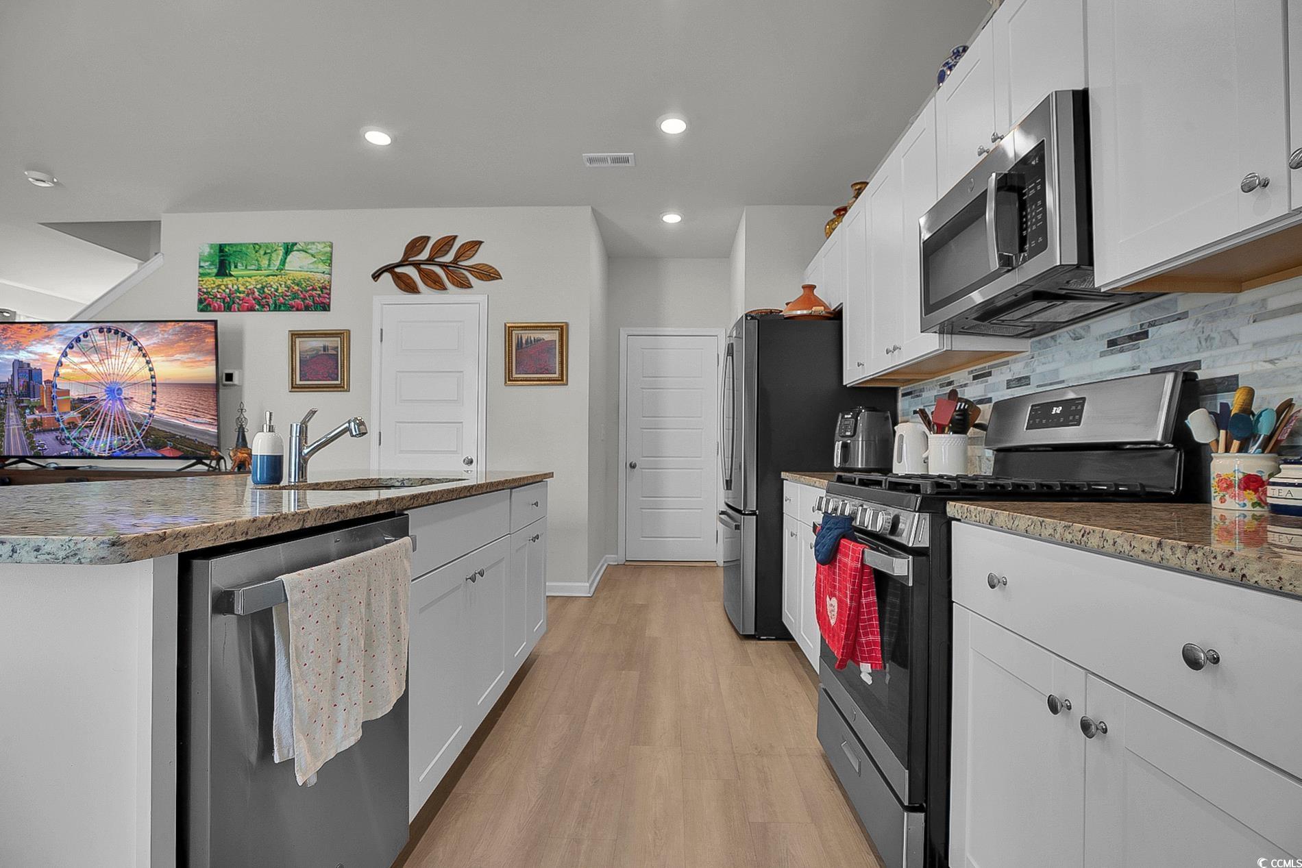 79 S Reindeer Rd. Property Photo 13