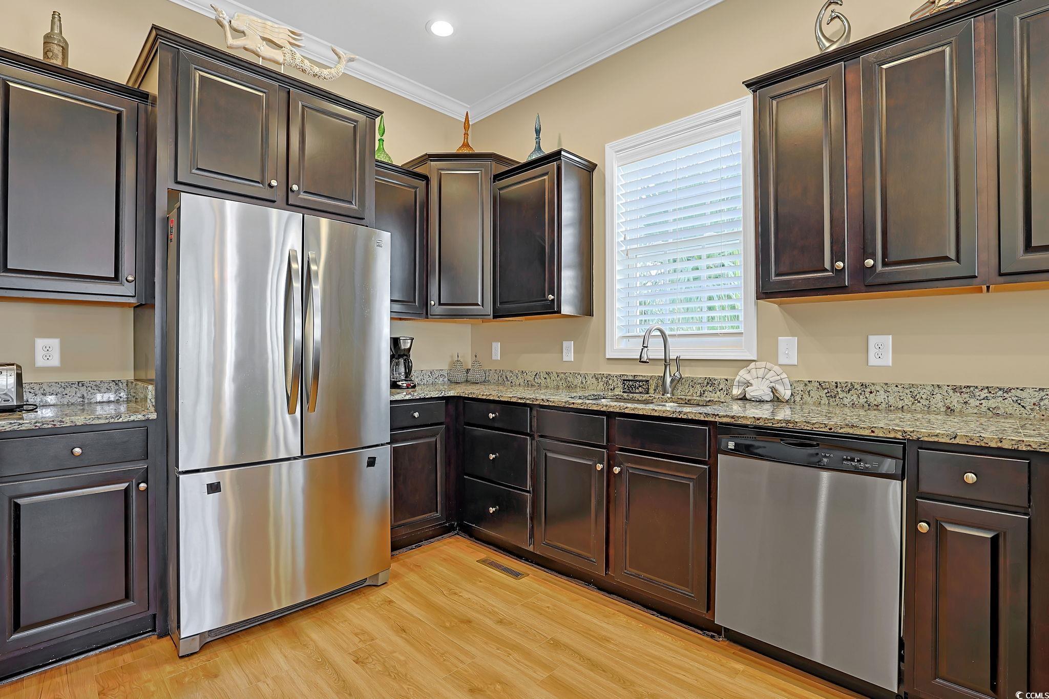 305 Shuffleboard Ct. Property Photo 12