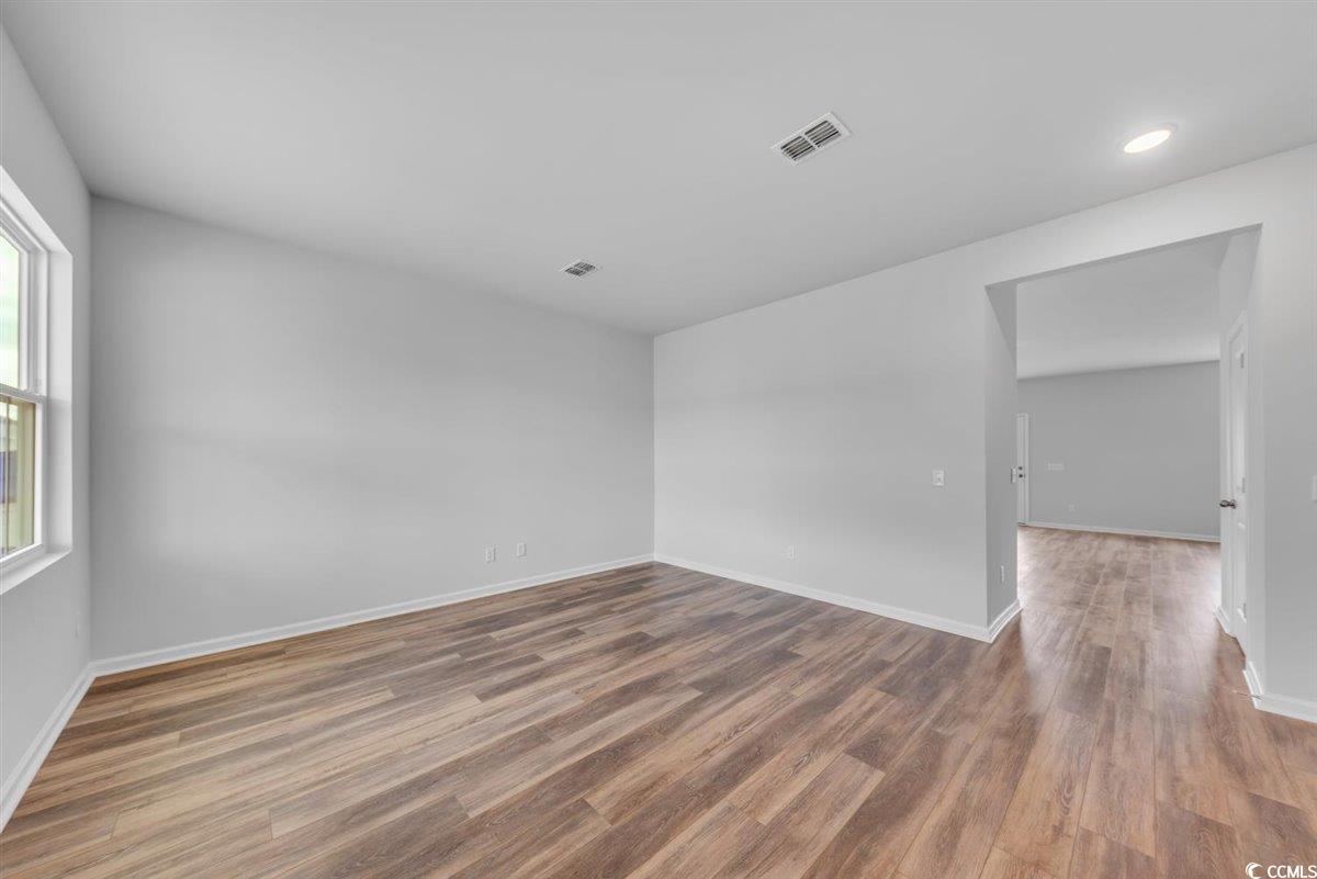 1046 Laconic Dr. Property Photo 3